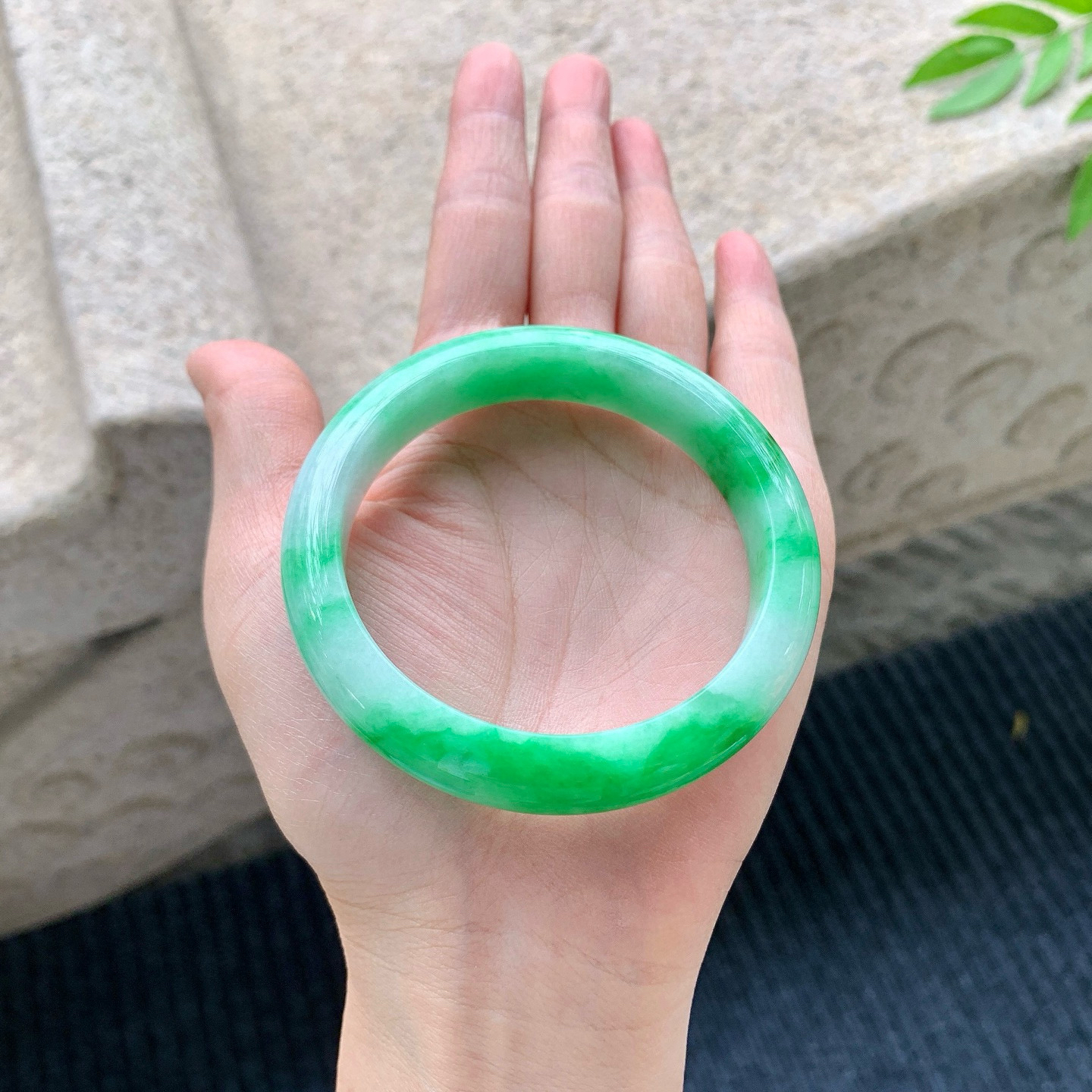 55.7/12.2/8.2辣绿，水润，种老，细腻