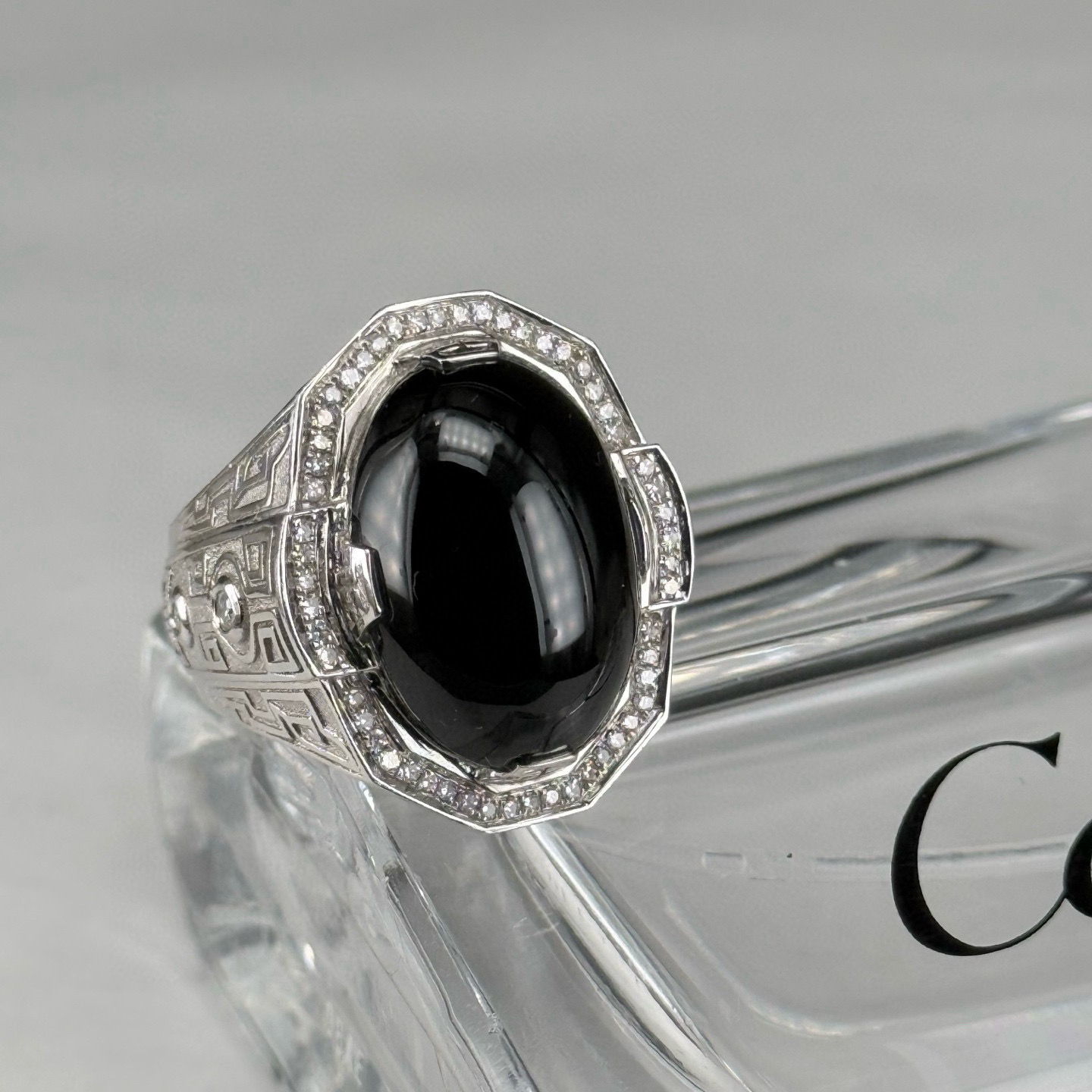 精品18k墨翠蛋面男戒 种好色正 黑度极好 打灯通透 油性十足 重金豪镶 尺寸20.7