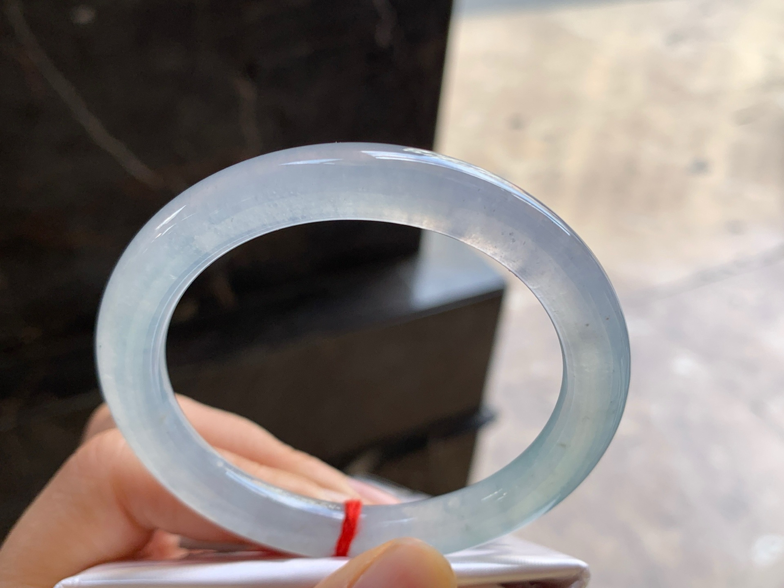 54-8.8

冰种圆条手镯^_^透亮水润