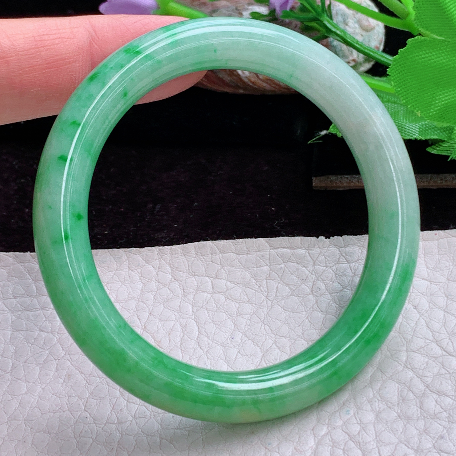 xc小圈口52*9.2*9美人镯 天然缅甸翡翠手镯飘阳绿圆条正圈玉镯子