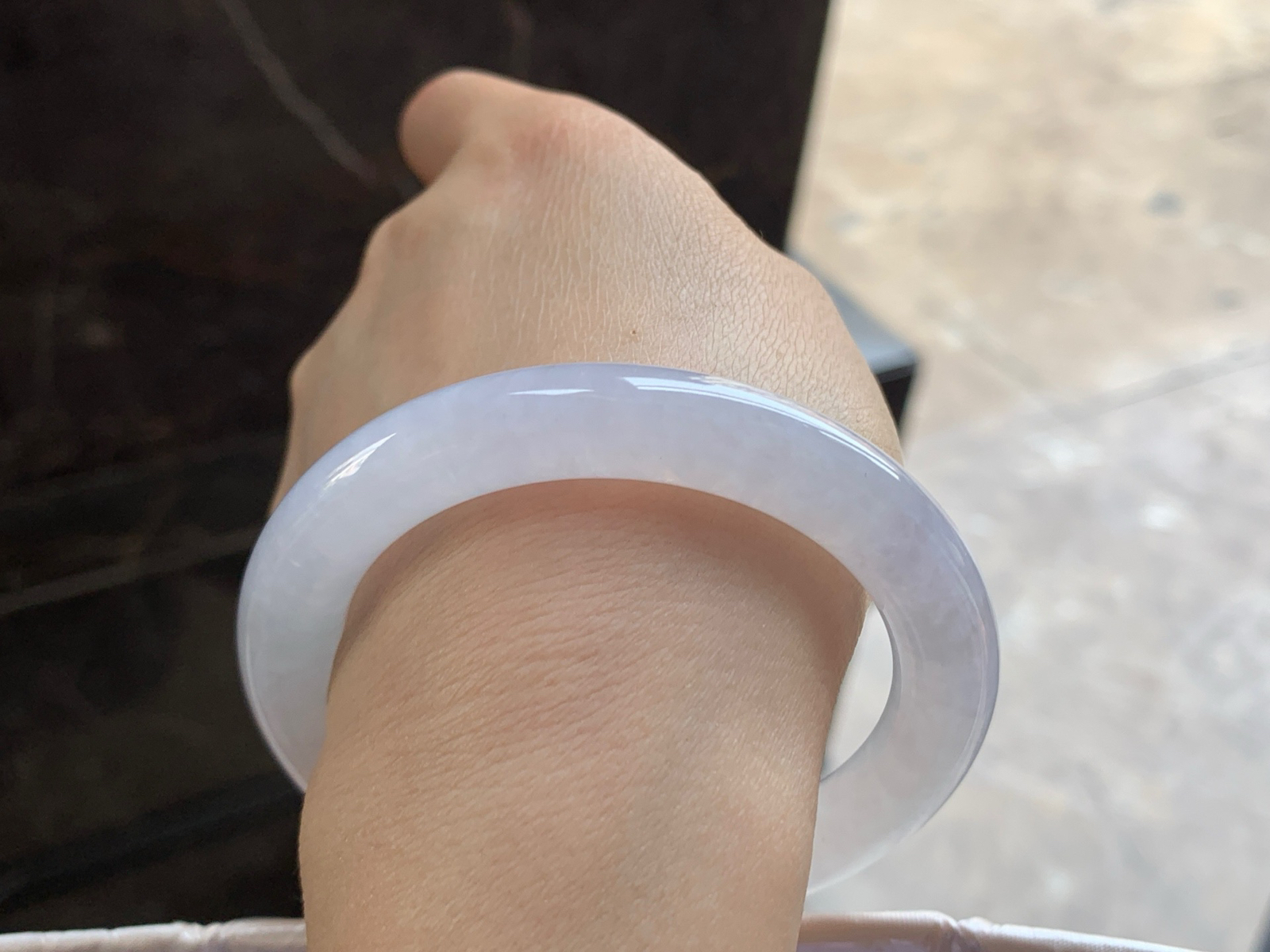 54.5-10.1

冰种淡紫圆条手镯^_^冰透