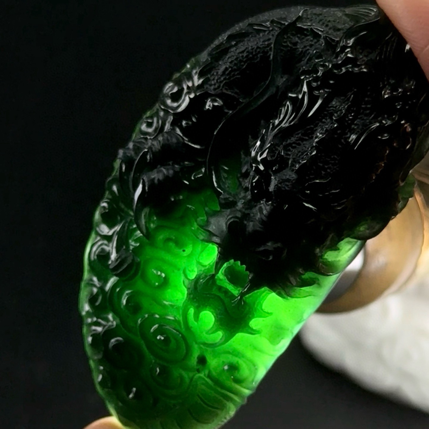 精品18k墨翠龙牌 种好色正 黑度好 打灯通透 油性足 立体饱满  尺寸57.3