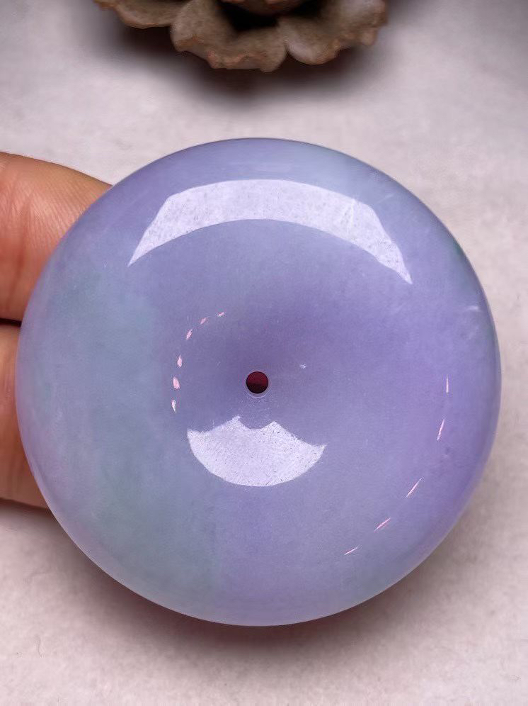 冰糯种紫罗兰【平安扣】吊坠，种水好，玉质细腻 ，卖相好.