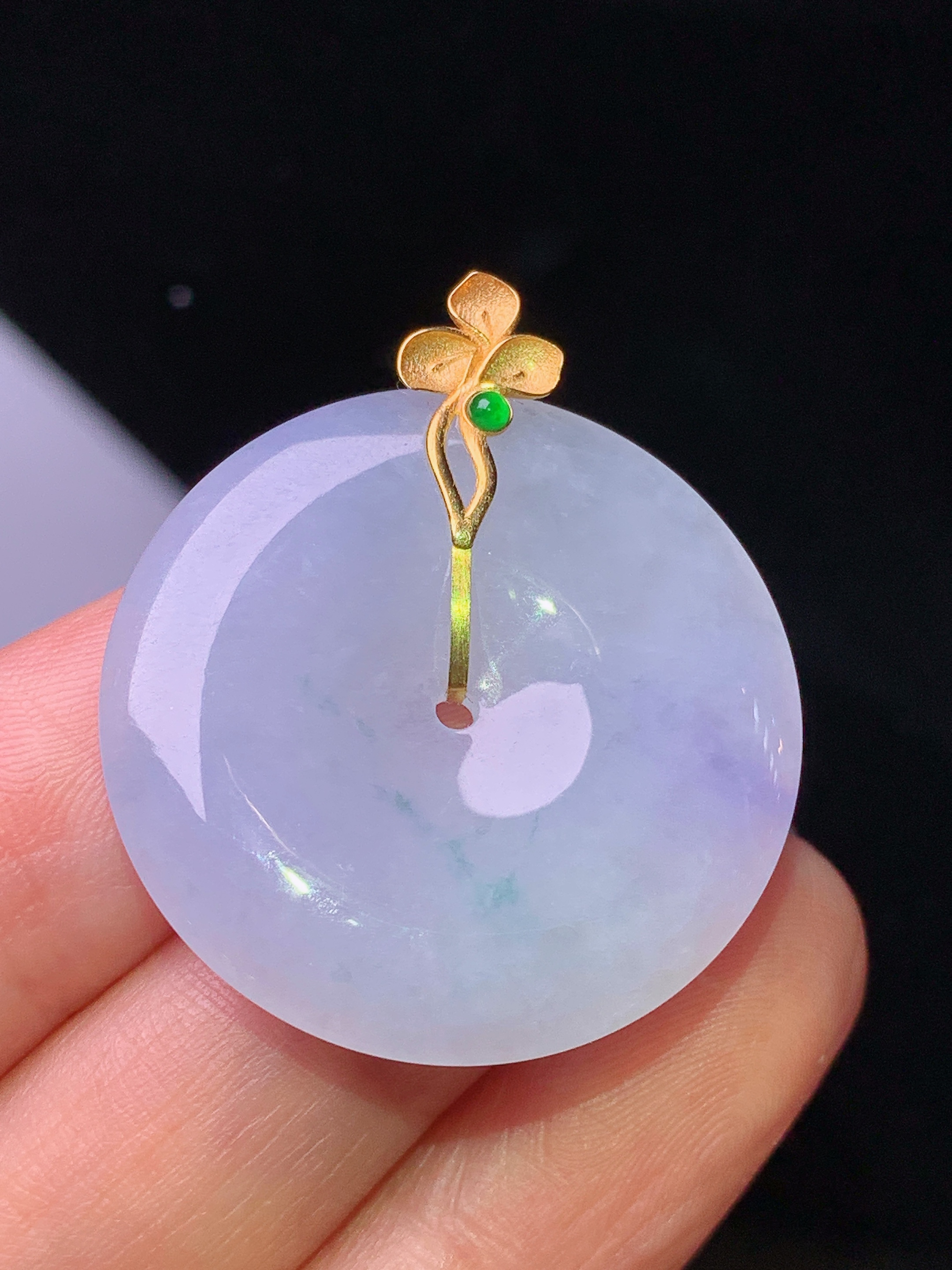 18k金镶嵌紫罗兰平安扣吊坠 玉质细腻 色泽艳丽清新 水润亮眼 整体尺寸33.2*28.6*4.3j2