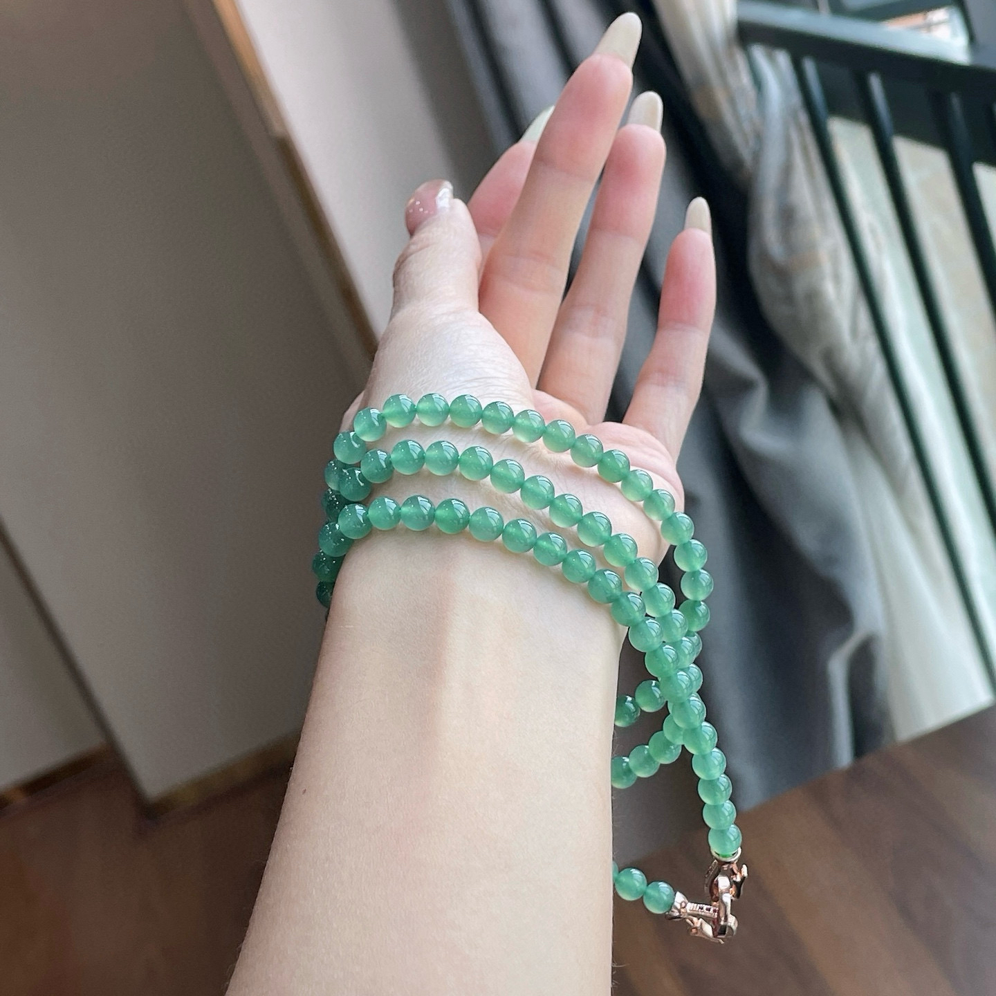 满色油绿项链 
尺寸：6/108颗