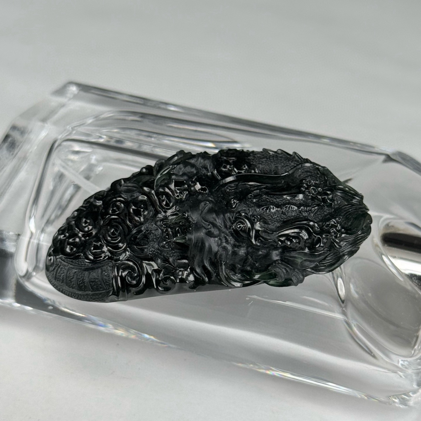 精品18k墨翠龙牌 种好色正 黑度好 打灯通透 油性足 立体饱满  尺寸57.3