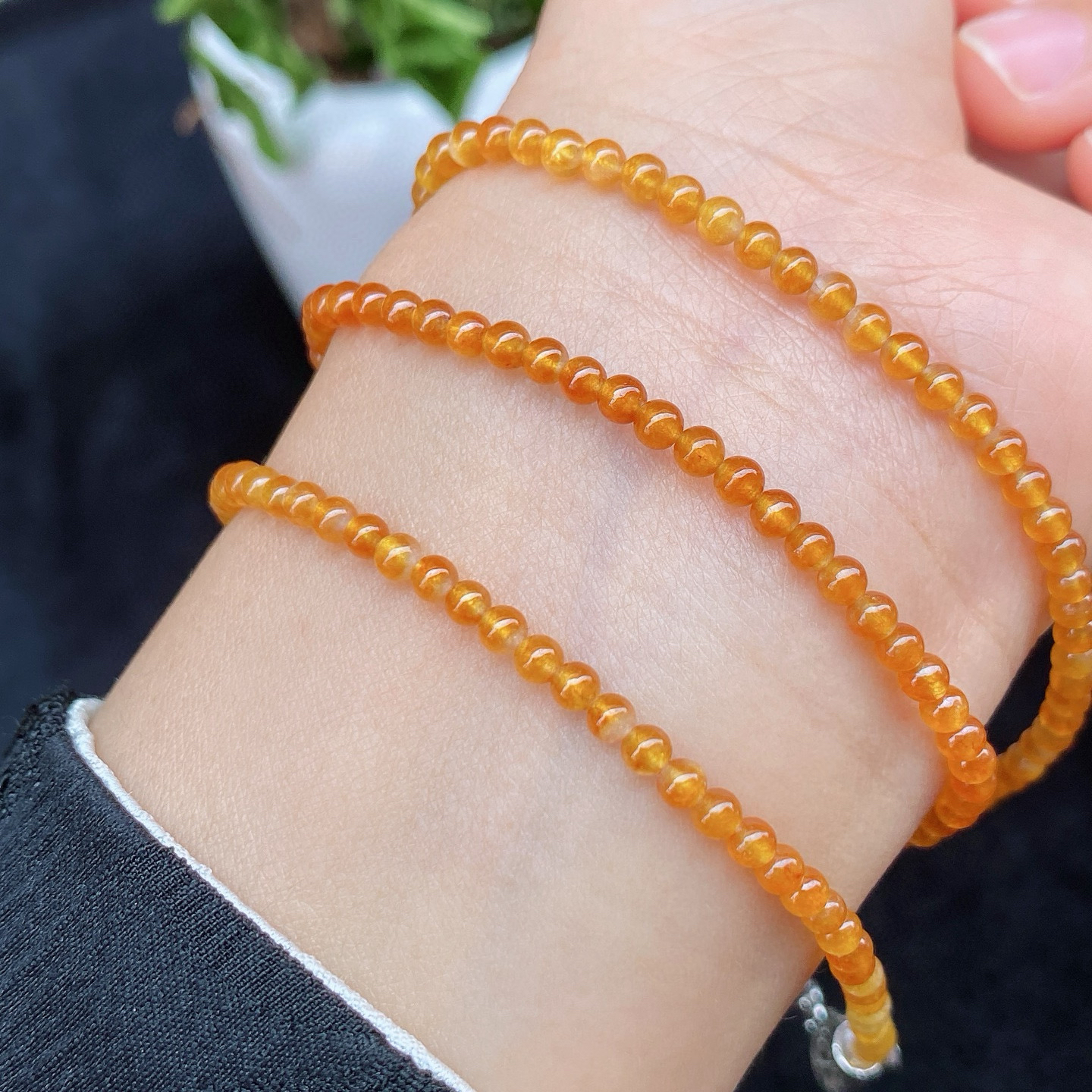 冰黄小米珠珠链 
如清晨的阳光般温暖
温润的光泽，细腻的质感
是你的时尚必备单品实物更美～