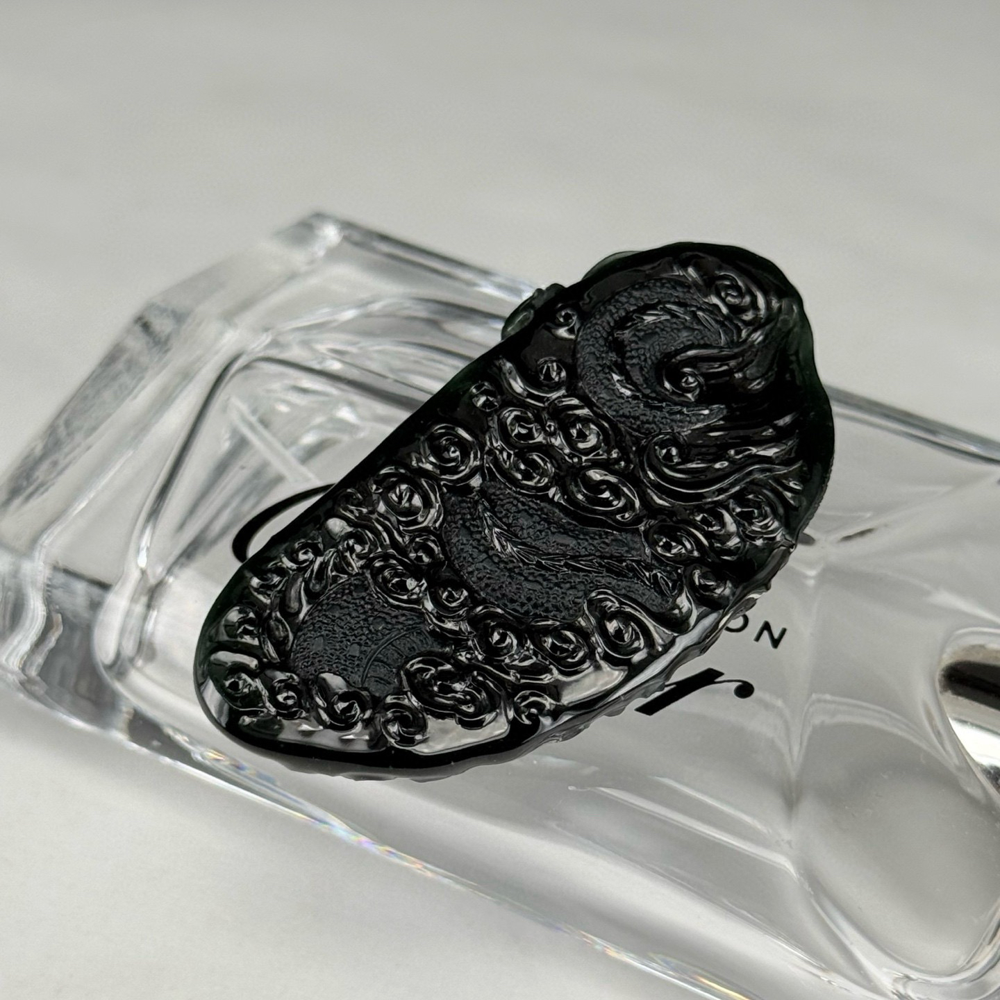 精品18k墨翠龙牌 种好色正 黑度好 打灯通透 油性足 立体饱满  尺寸57.3