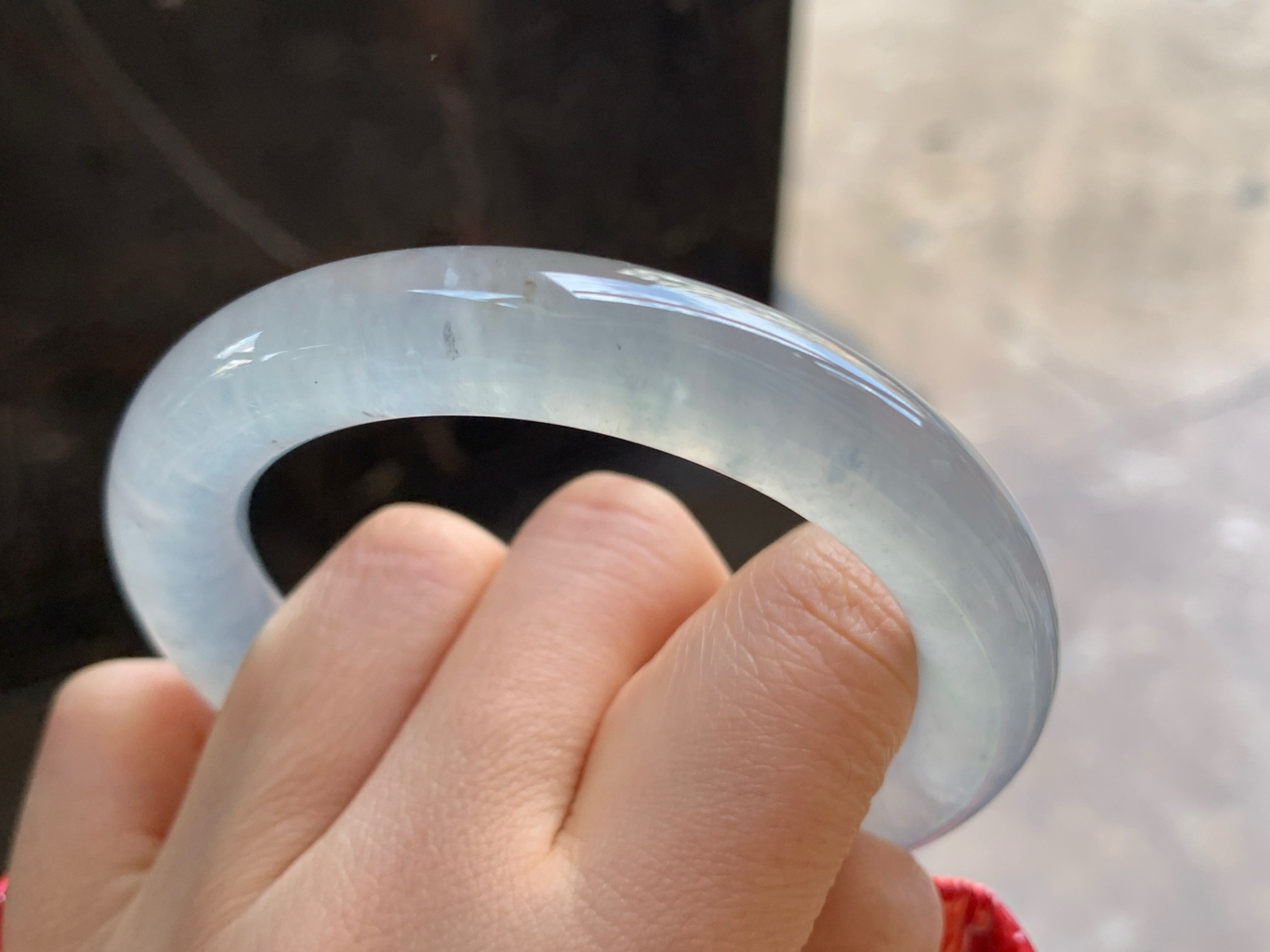 54.5-11.3

高冰圆条手镯^_^透亮 荧光十足