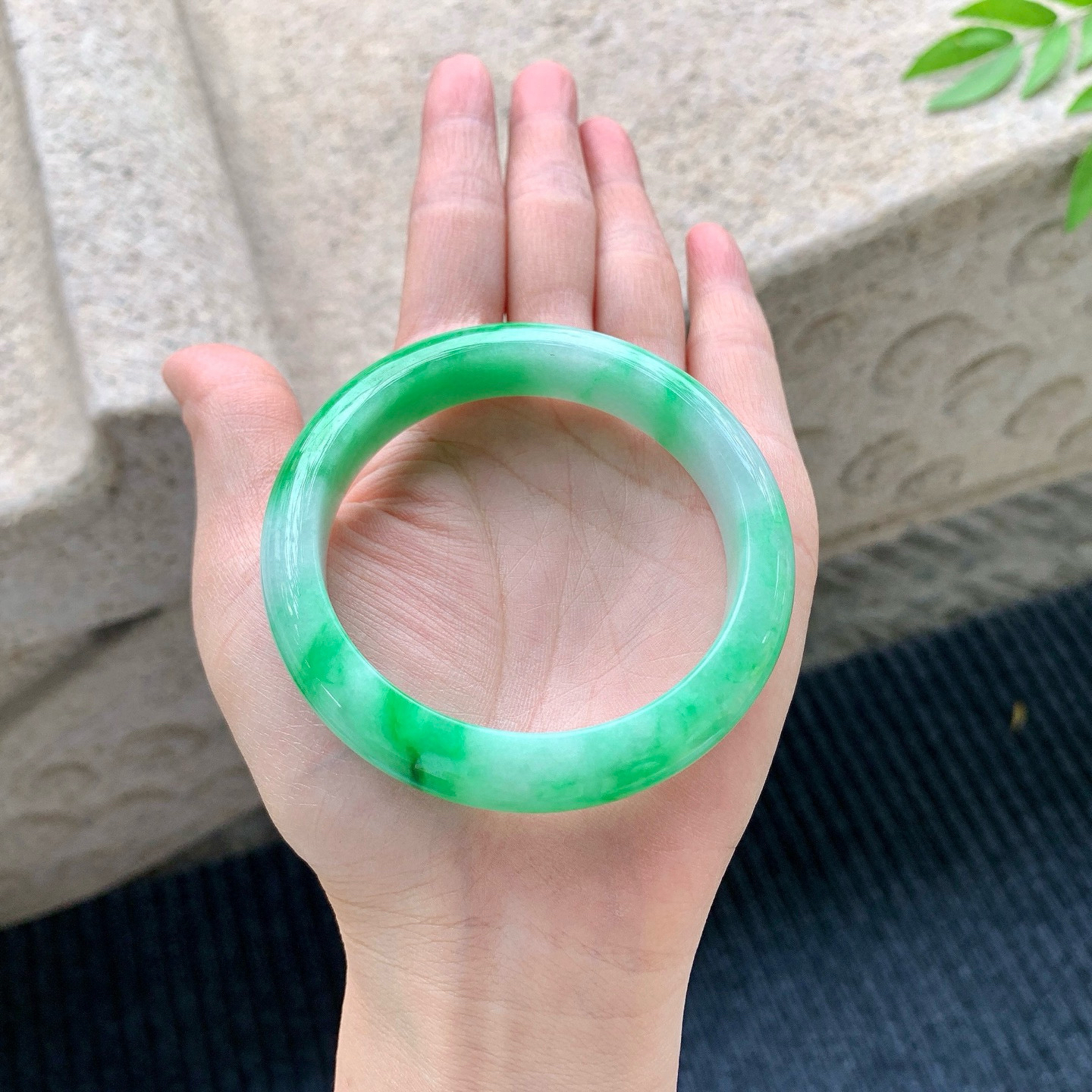 55.7/12.2/8.2辣绿，水润，种老，细腻