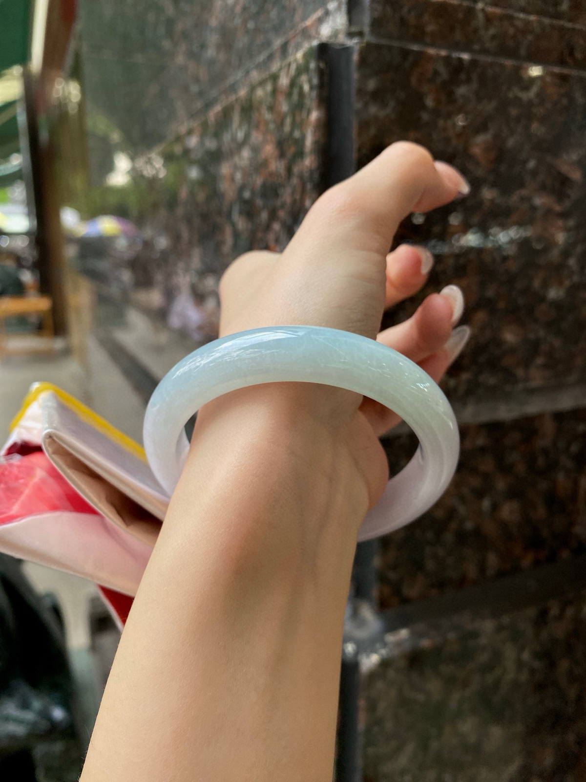 【淡春彩手镯】
尺寸：57.3-12.4-8.6
自然光无滤镜，原图直出