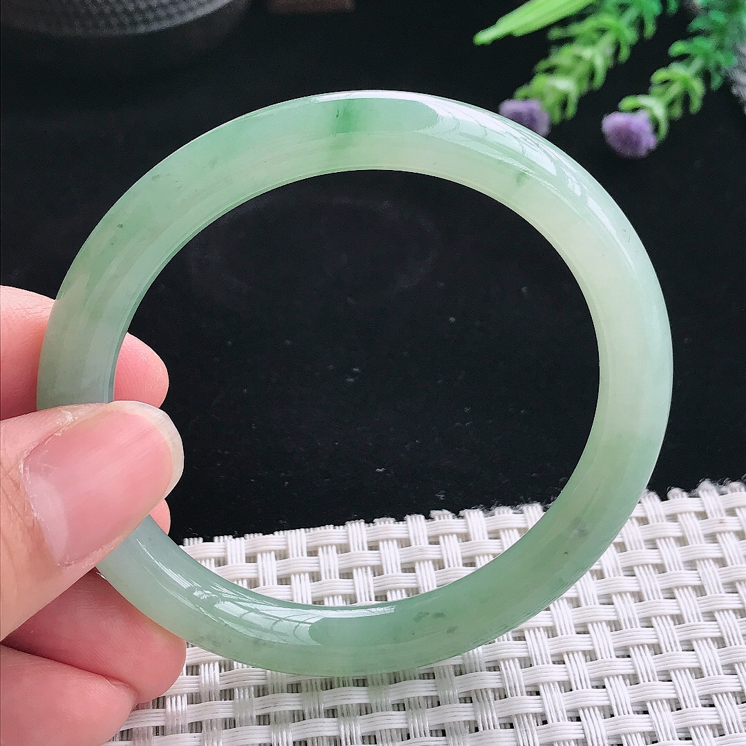 实拍A货翡翠56/8.5老坑冰润起胶满绿圆条手镯翡翠玉镯手环