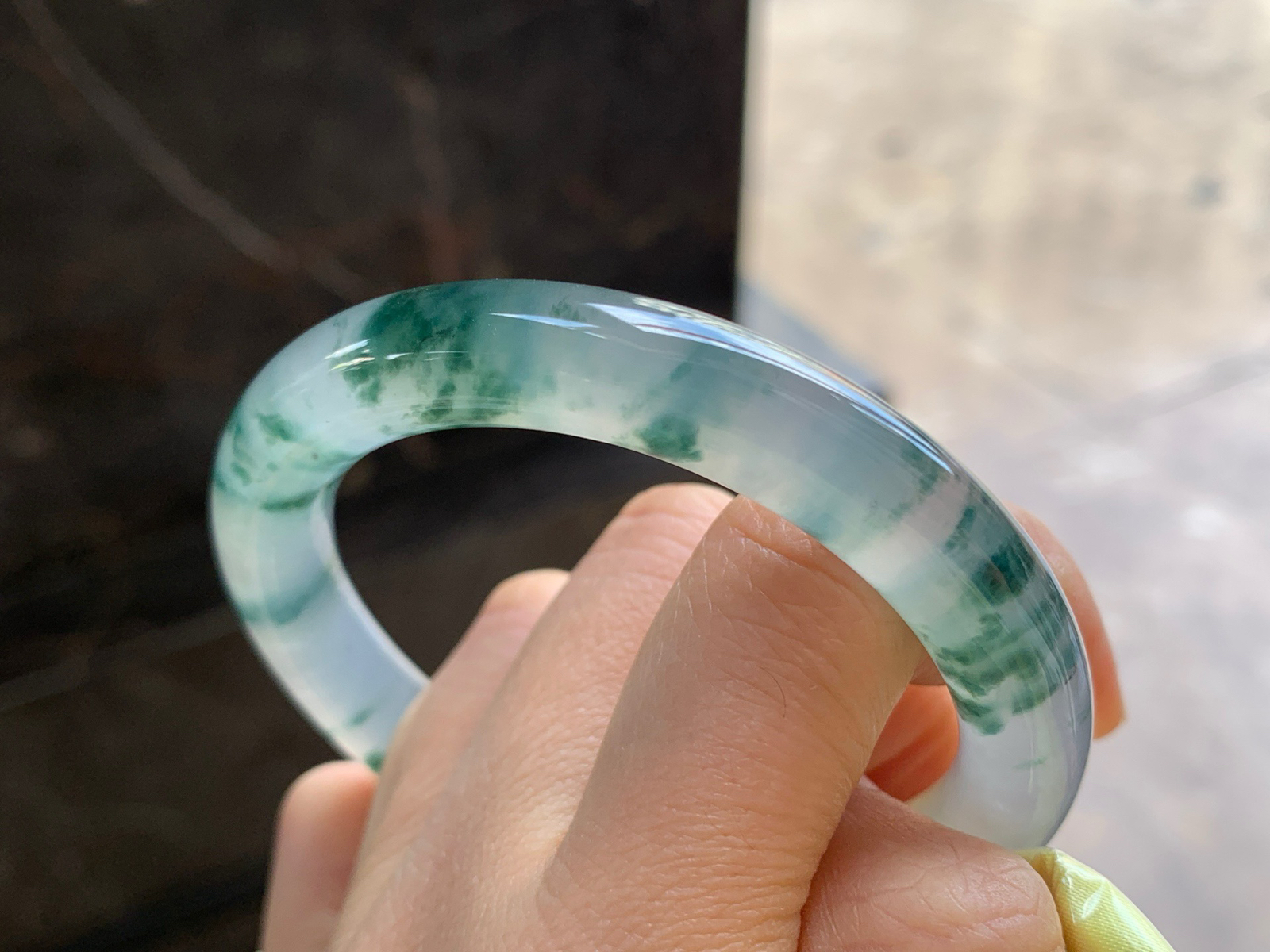 53-9.9

冰蓝花圆条手镯^_^飘花浓郁