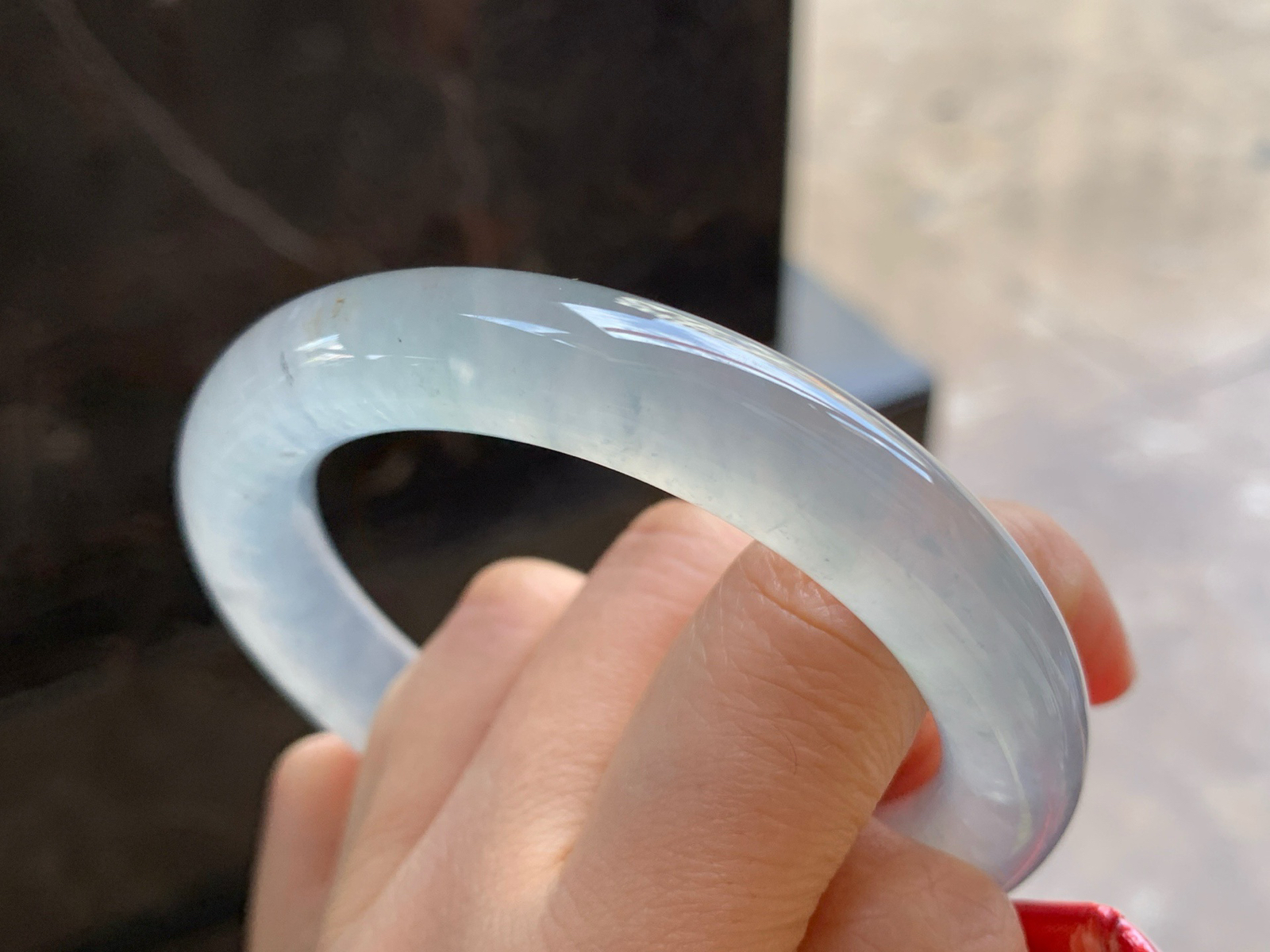 54.5-11.3

高冰圆条手镯^_^透亮 荧光十足