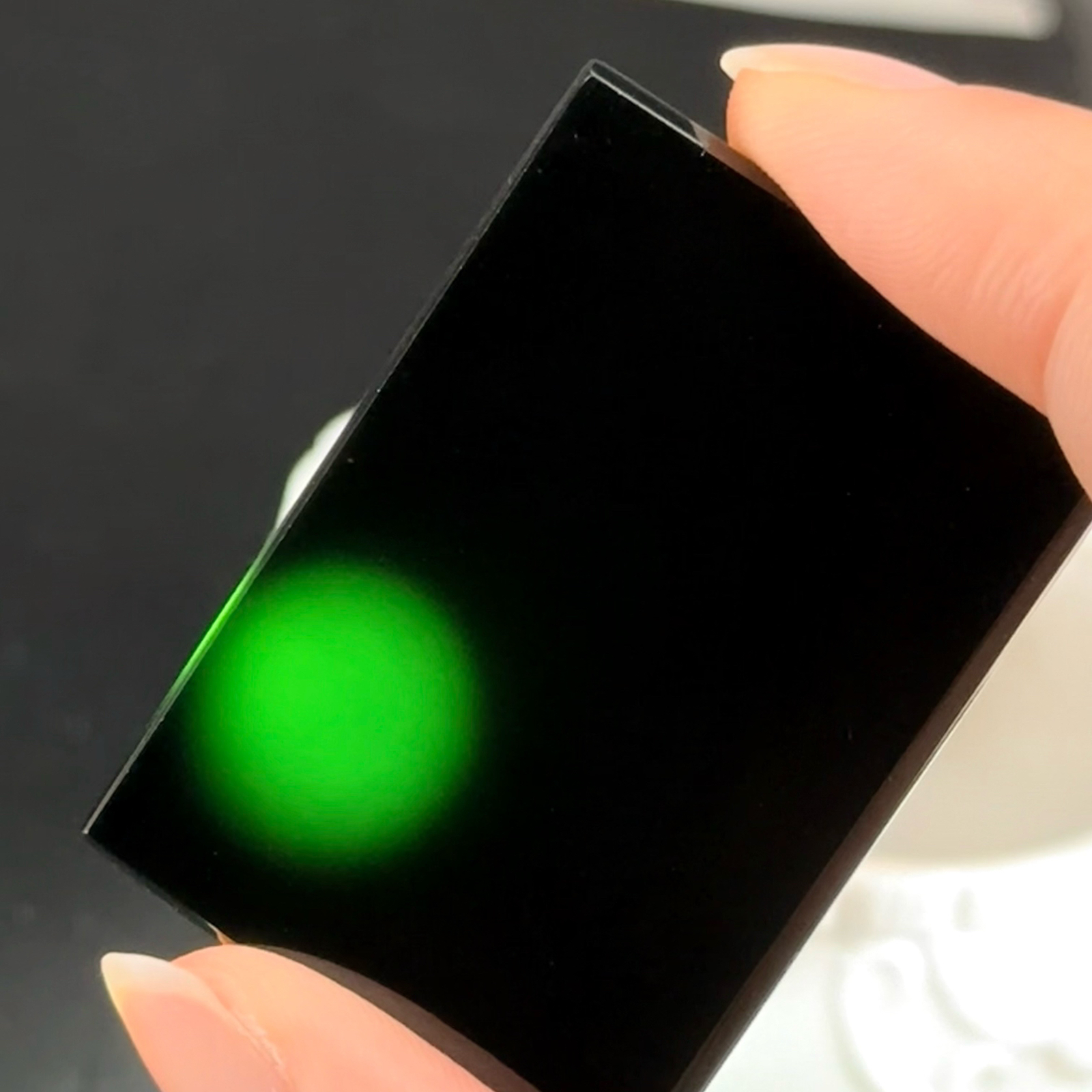 墨翠无事牌 种好色正 黑度极好 打灯通透 油性十足 尺寸44.8