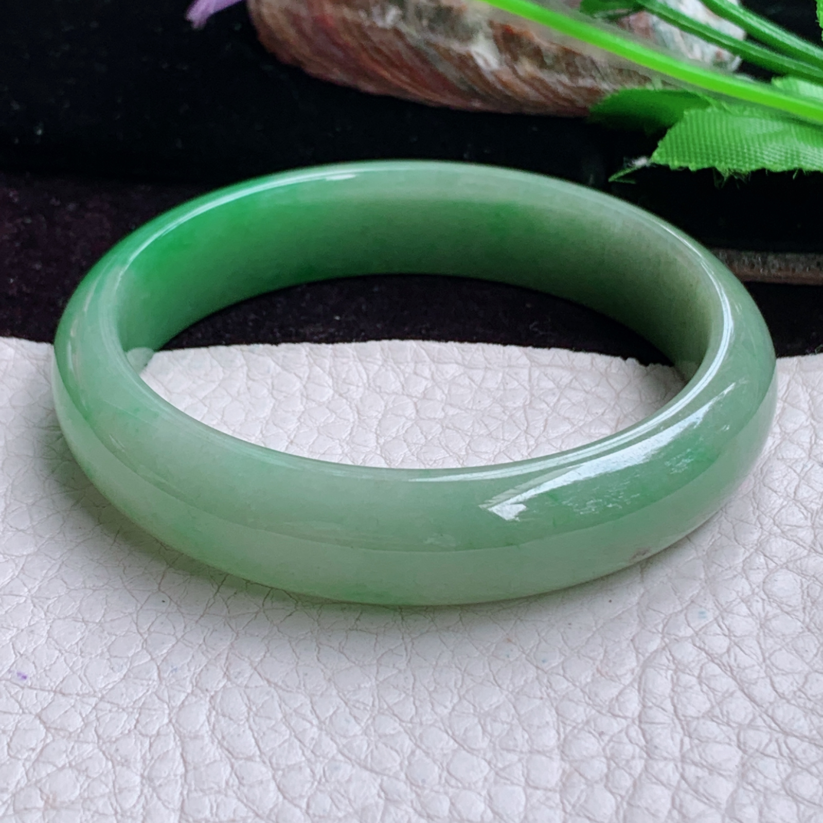 h实拍54*12.5*7平安镯 特色天然缅甸翡翠手镯辣绿正圈玉镯子