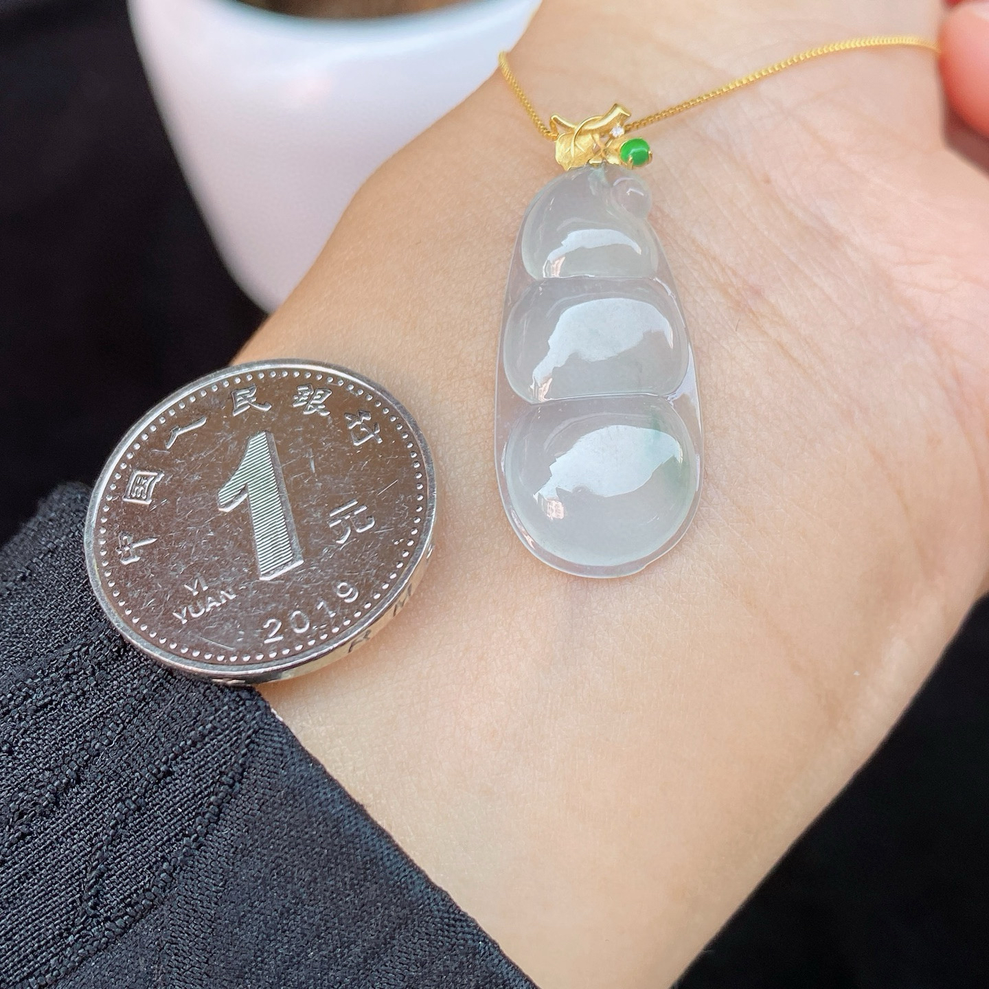 冰种福豆 
冰透水润，质地细腻
豆荚圆润饱满，18k金镶嵌
实物更美～