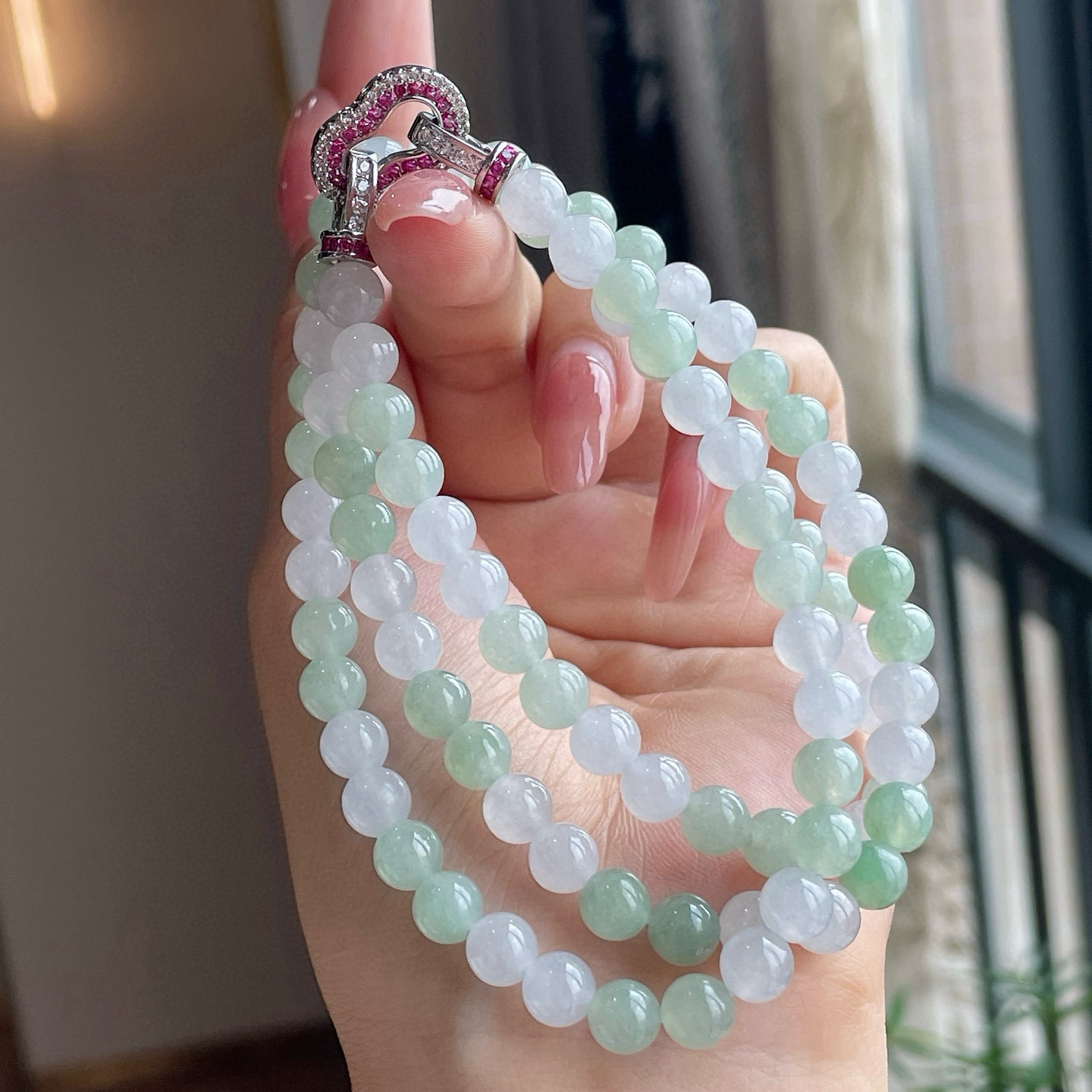 冰晴珠链 
尺寸：6.8/94颗