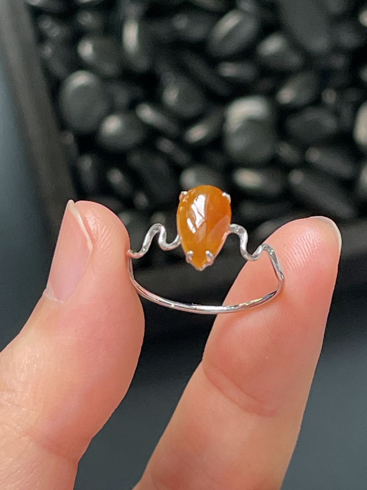 18k金黄翡水滴戒指