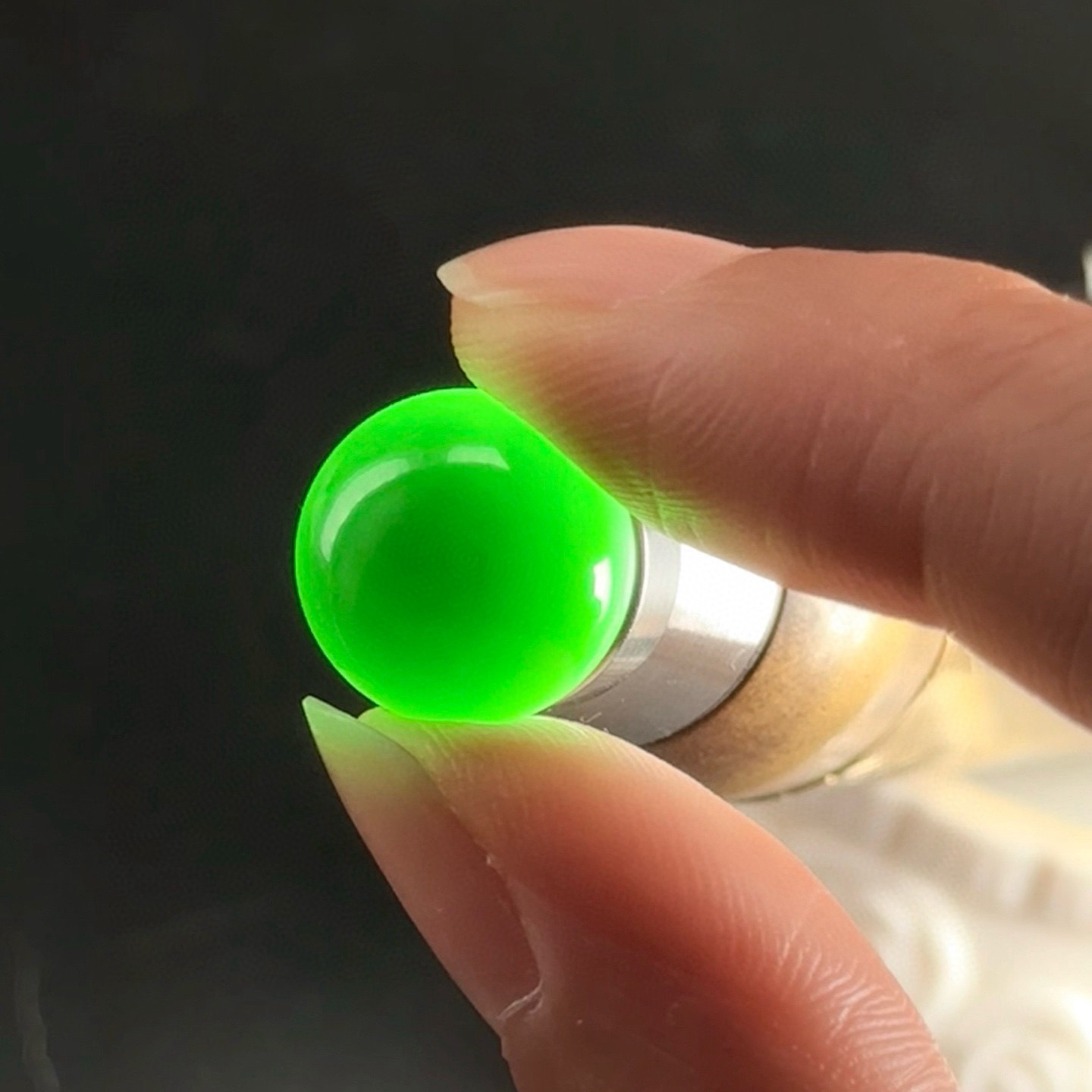 单颗价 墨翠珠子 种好色正 黑度足 打灯通透 油性十足 种好肉细