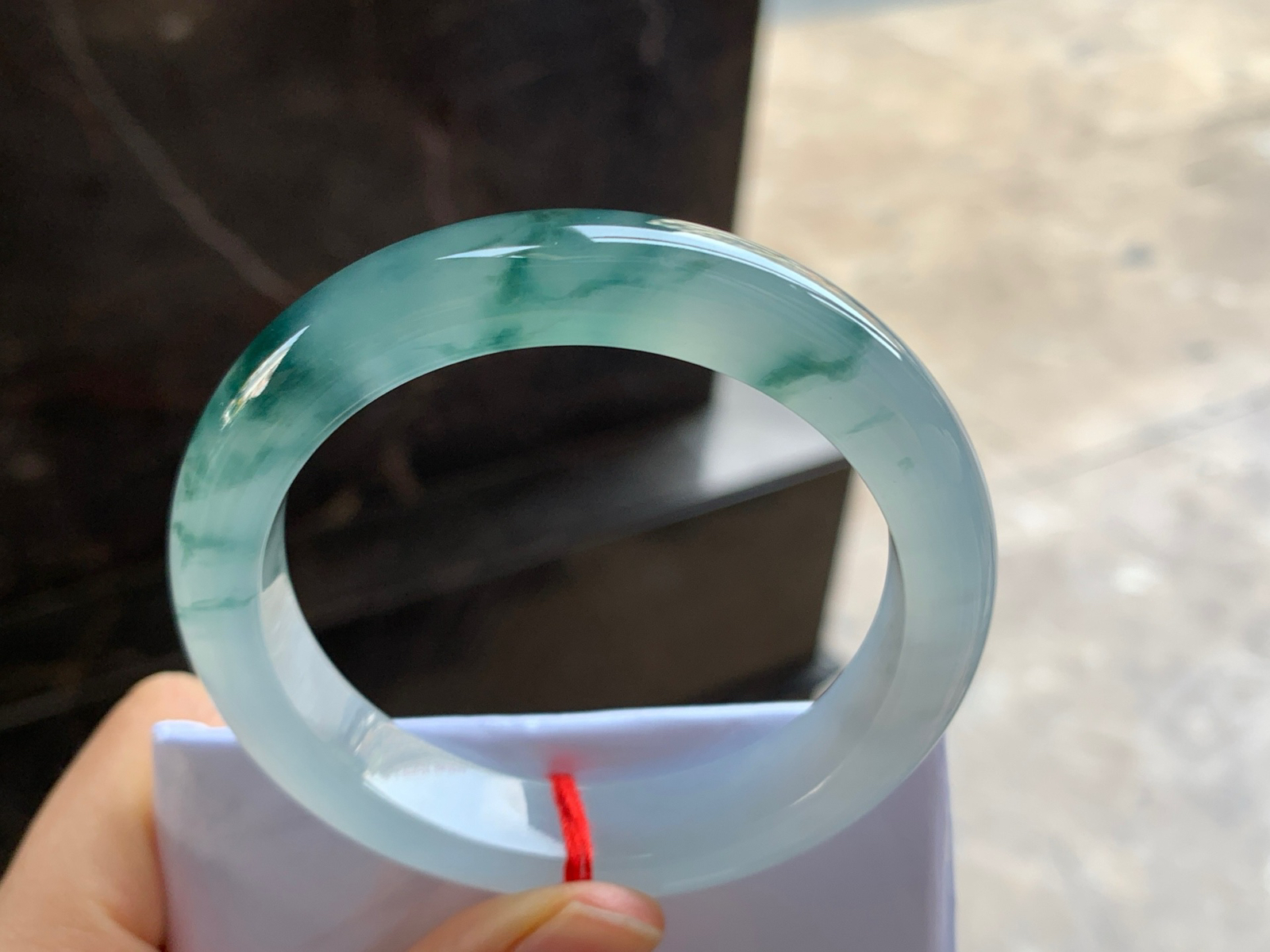 53.5-12-8.3

冰蓝花手镯^_^冰透 飘花浓郁