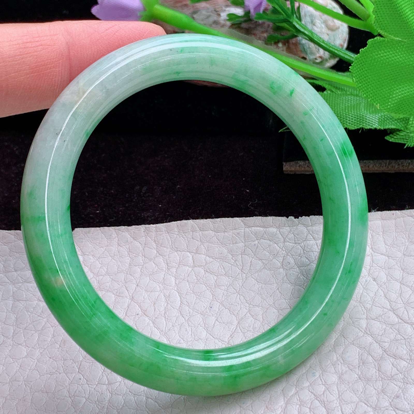 xc小圈口52*9.2*9美人镯 天然缅甸翡翠手镯飘阳绿圆条正圈玉镯子