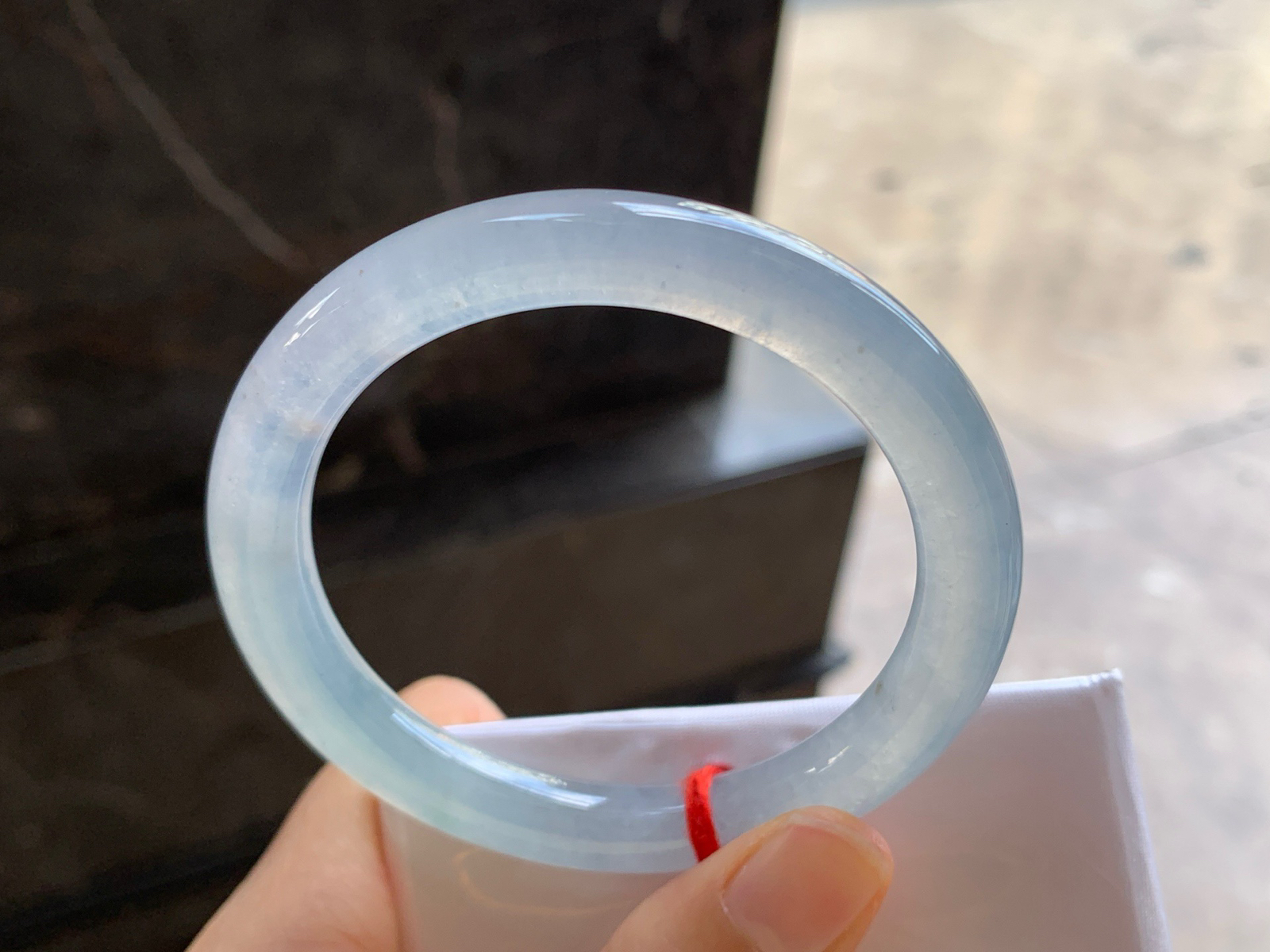 54-8.8

冰种圆条手镯^_^透亮水润