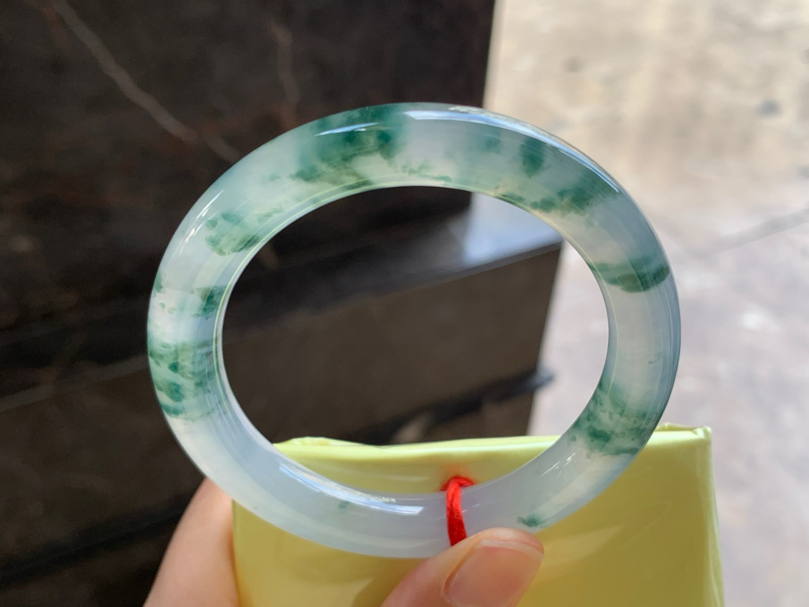 53-9.9

冰蓝花圆条手镯^_^飘花浓郁