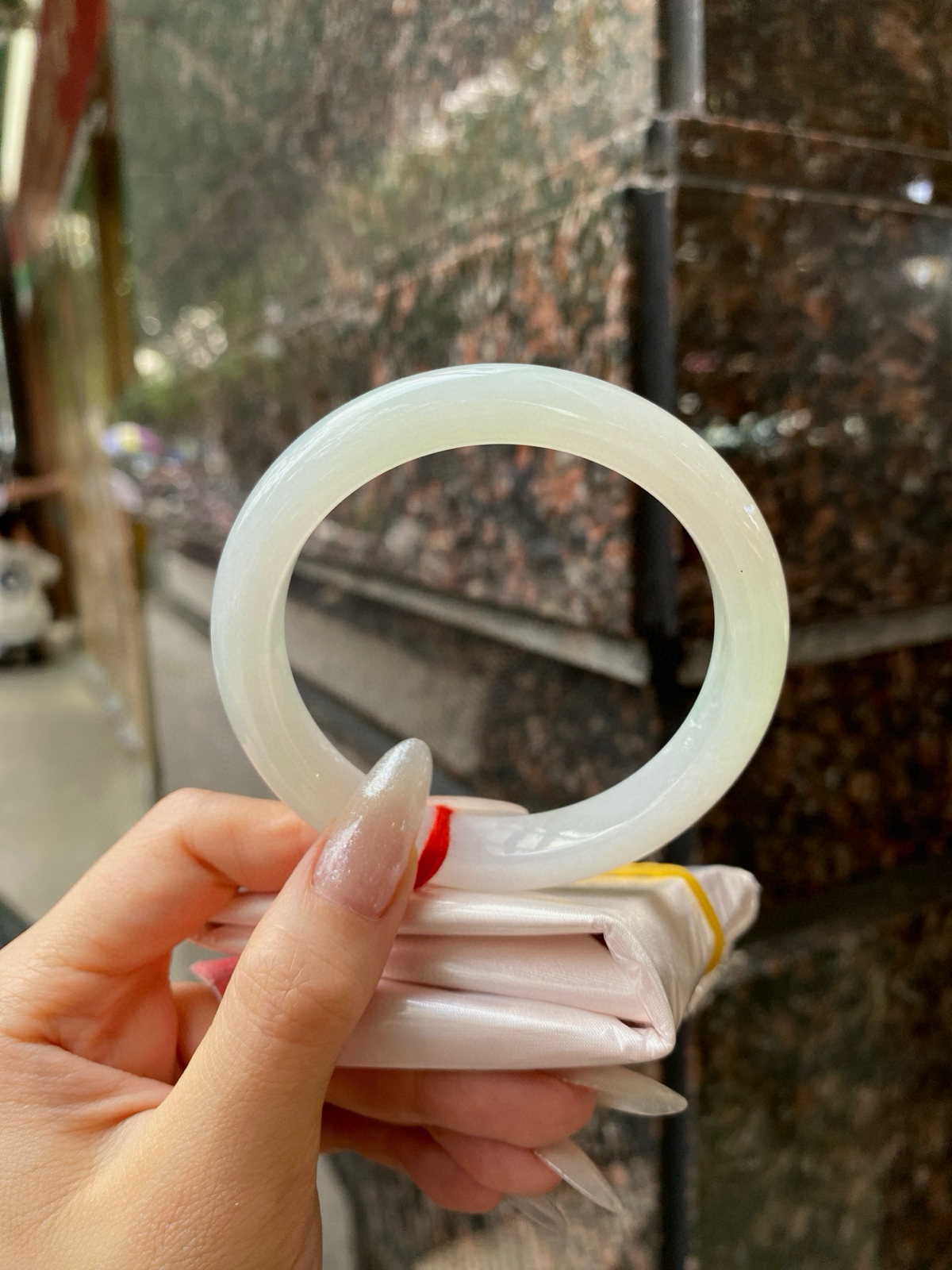 【晴底手镯】
尺寸：58.2-10.5-8.5
自然光无滤镜，原图直出