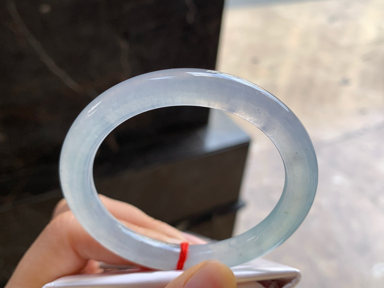 54-8.8

冰种圆条手镯^_^透亮水润