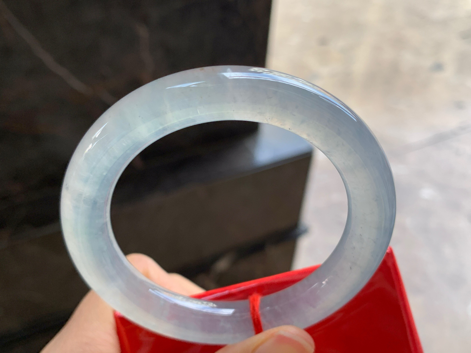 54.5-11.3

高冰圆条手镯^_^透亮 荧光十足