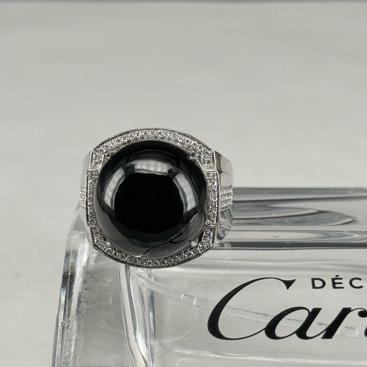 精品18k墨翠蛋面男戒 种好色正 黑度极好 打灯通透 油性十足 重金豪镶 尺寸17