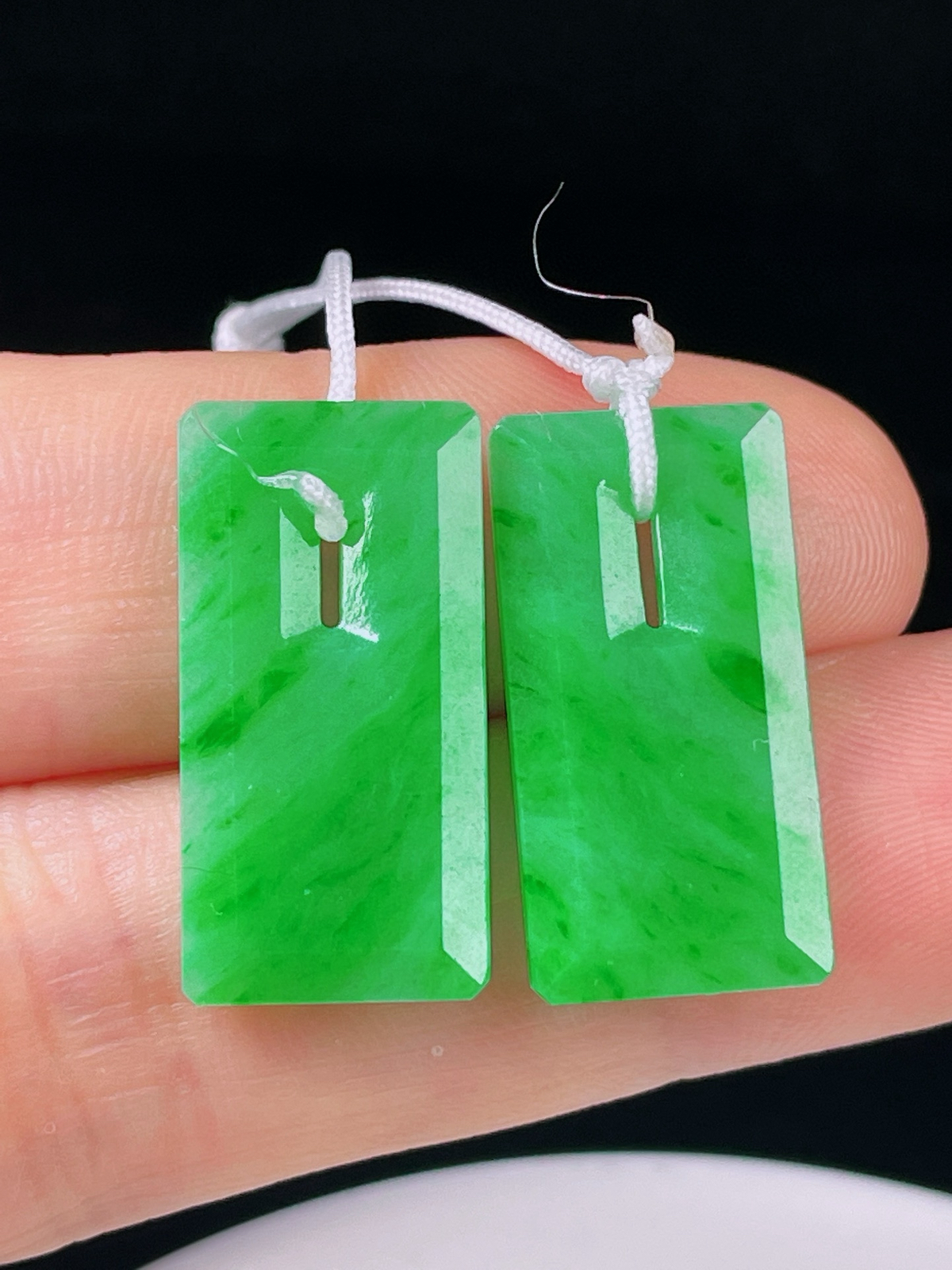 飘绿耳坠，老种起光 ，细底通透，尺寸：23.4/12.2/2.9mm0323