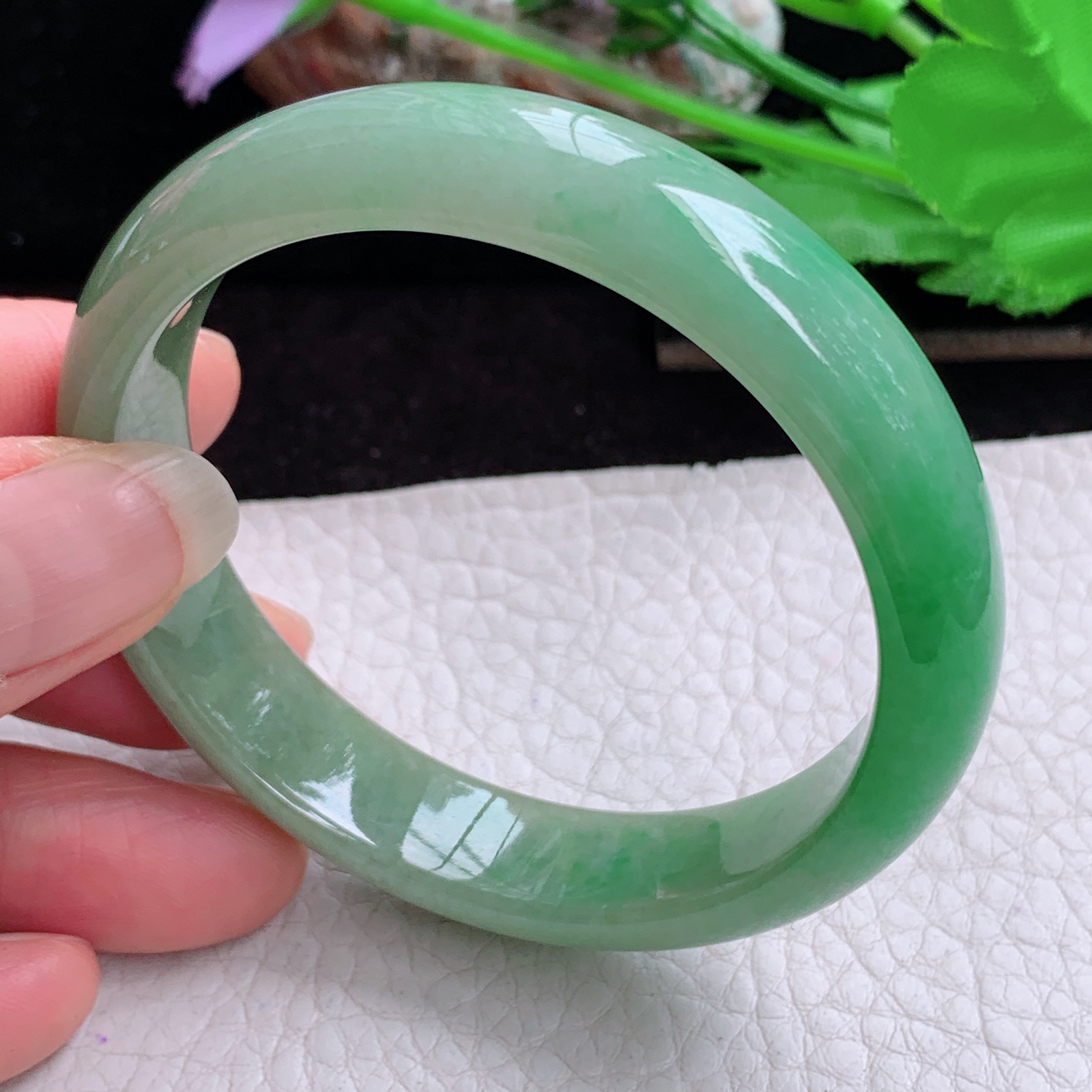 h实拍54*12.5*7平安镯 特色天然缅甸翡翠手镯辣绿正圈玉镯子