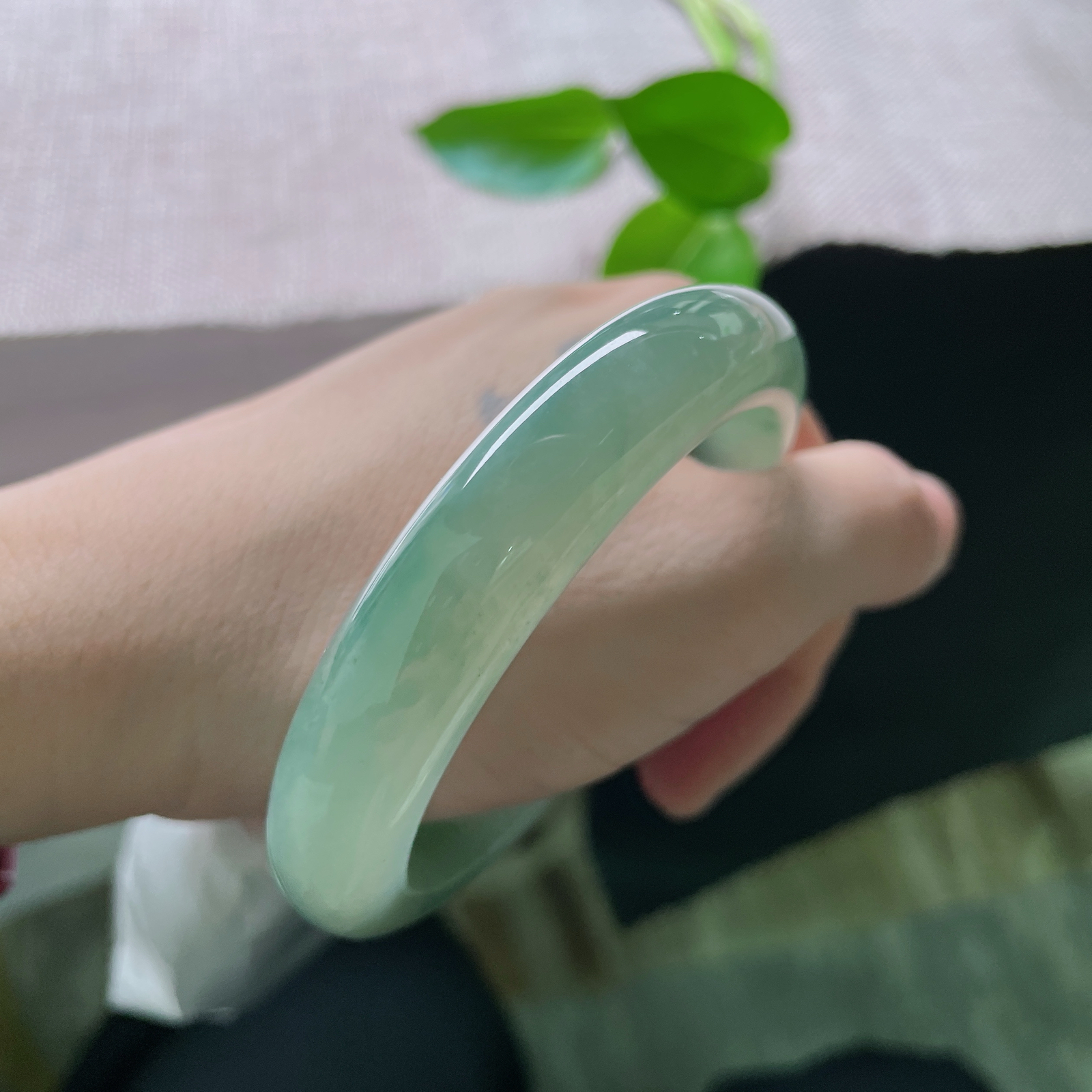 57.7/12.6/8.3，油青正圈，油润透亮，种老，一点皮纹可以忽略