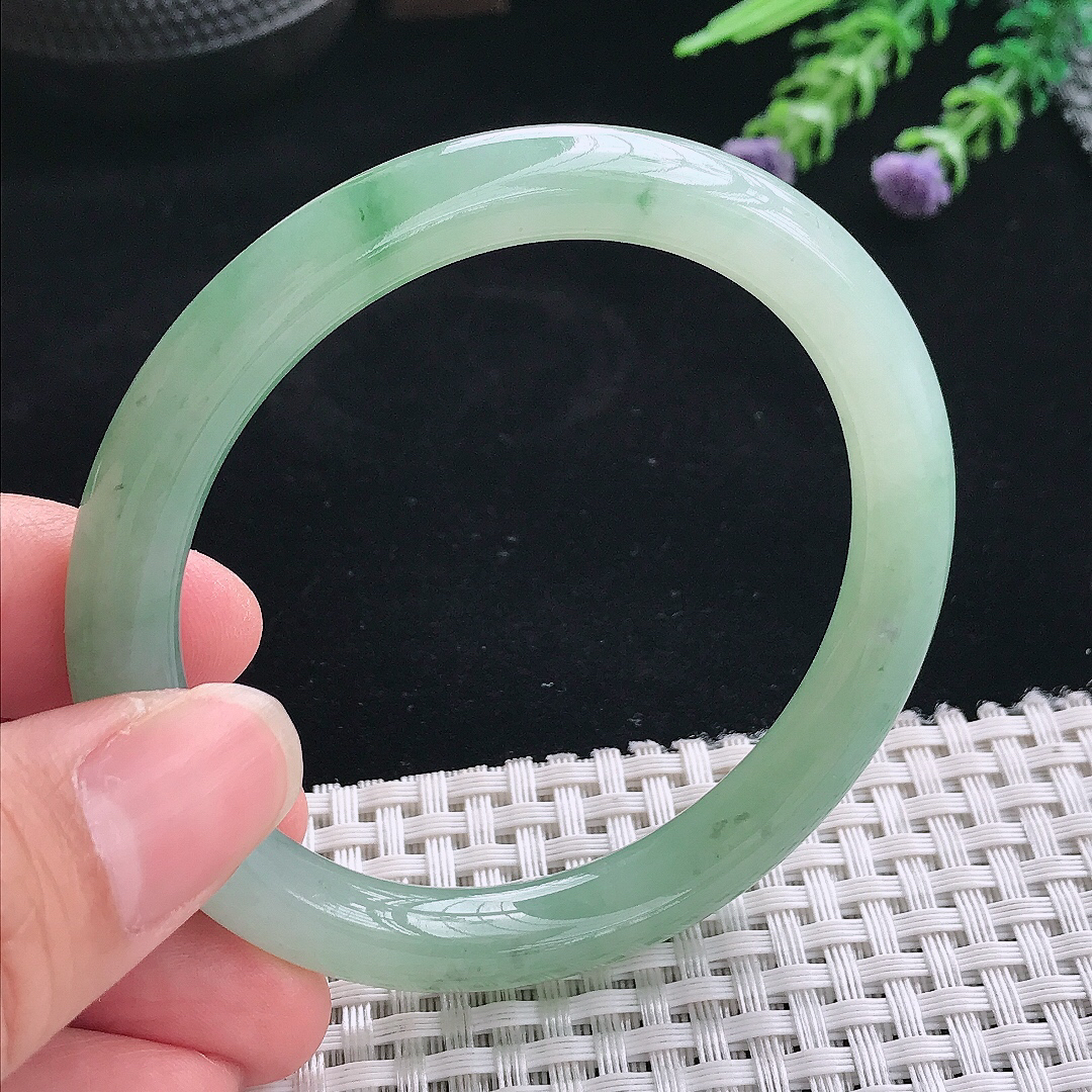 实拍A货翡翠56/8.5老坑冰润起胶满绿圆条手镯翡翠玉镯手环