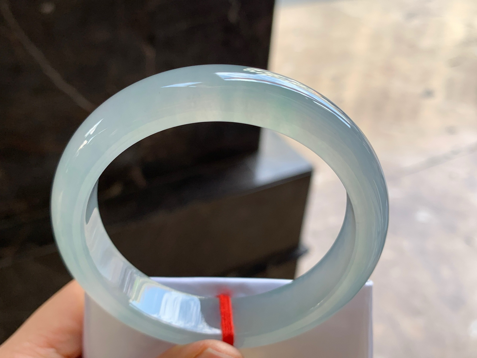 58.5-14.1-9.2

冰种手镯^_^透亮 荧光十足