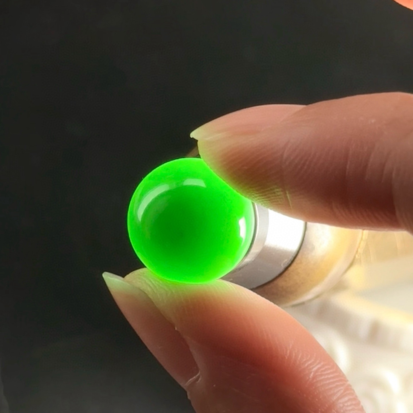 单颗价 墨翠珠子 种好色正 黑度足 打灯通透 油性十足 种好肉细