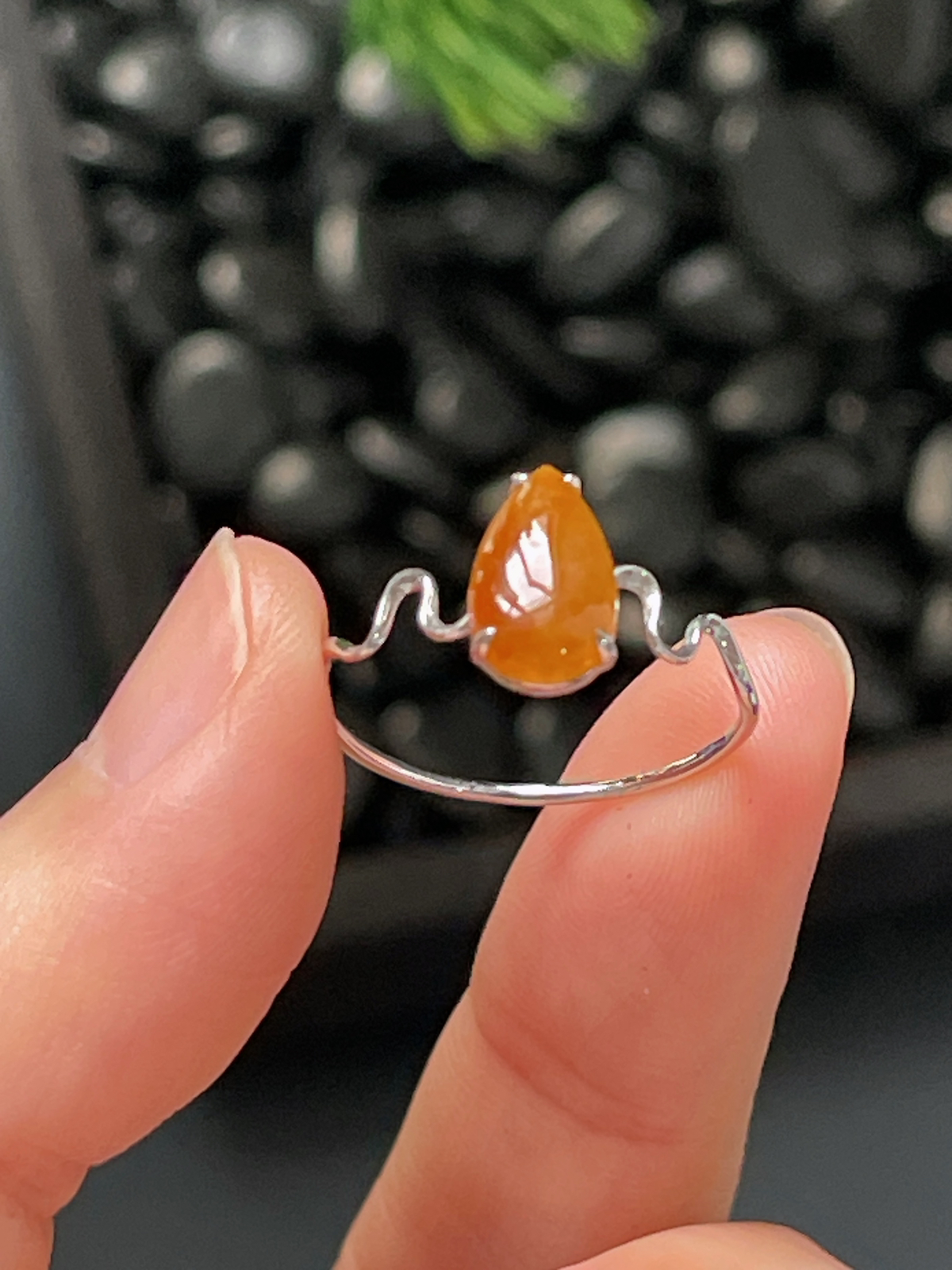 18k金黄翡水滴戒指