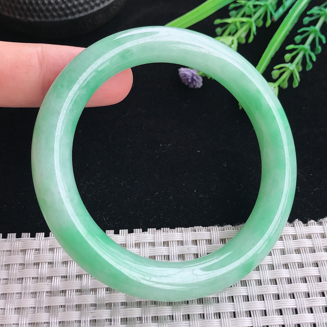 实拍A货翡翠54.8/10.2/9.8老坑精美温润苹果绿圆条手镯翡翠玉镯手环