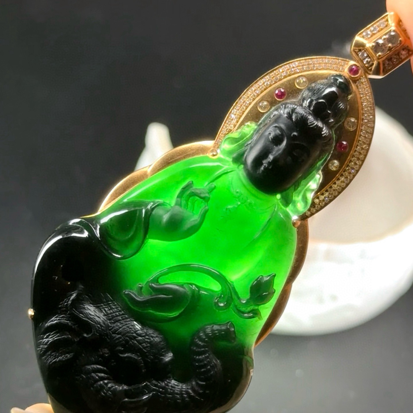 精品18k墨翠普贤菩萨 种好色正 黑度极好 打灯通透 油性十足 尺寸75.3