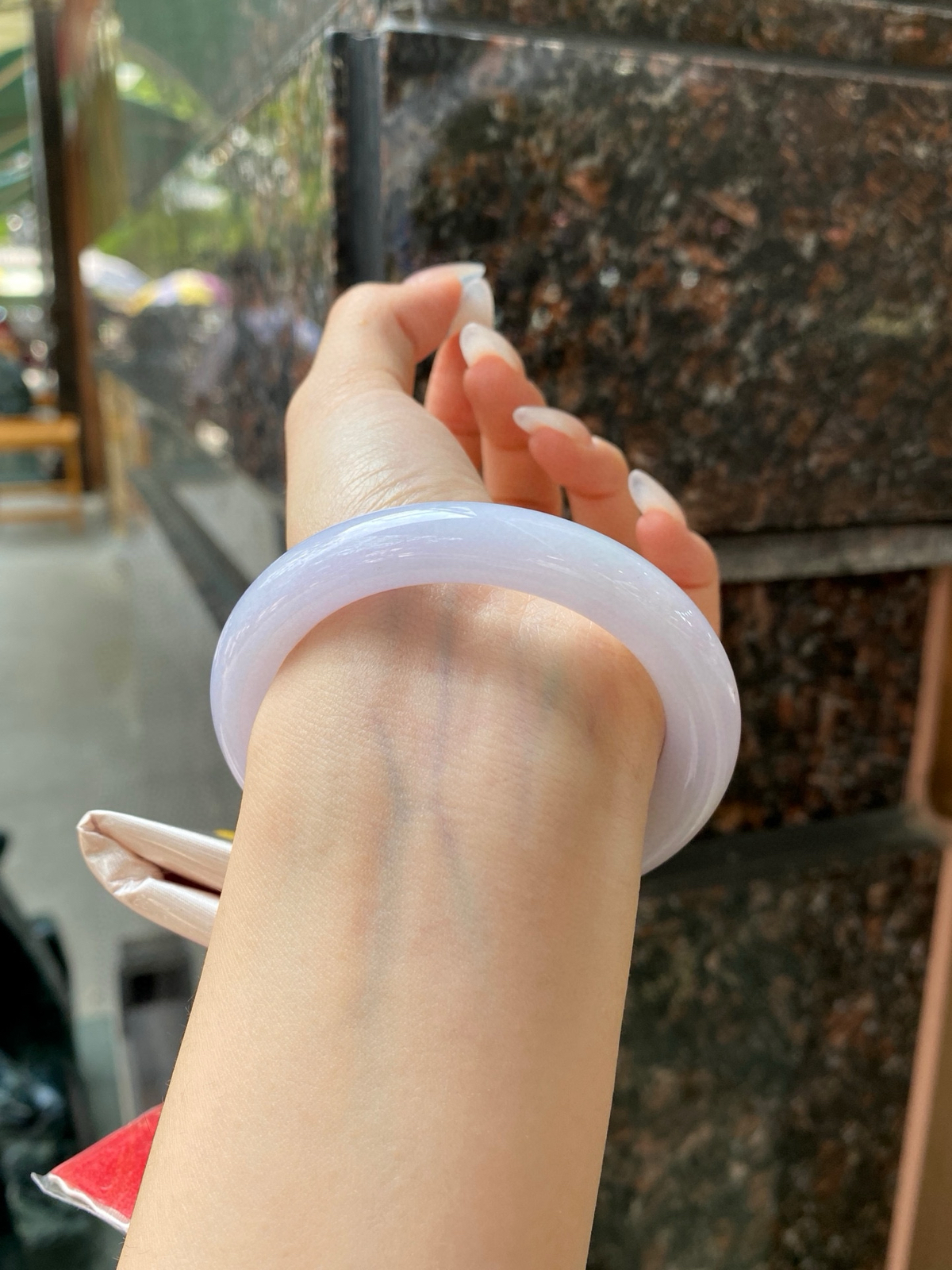 【紫罗兰圆条手镯】
尺寸：55.4-10.5-9.5
自然光无滤镜，原图直出