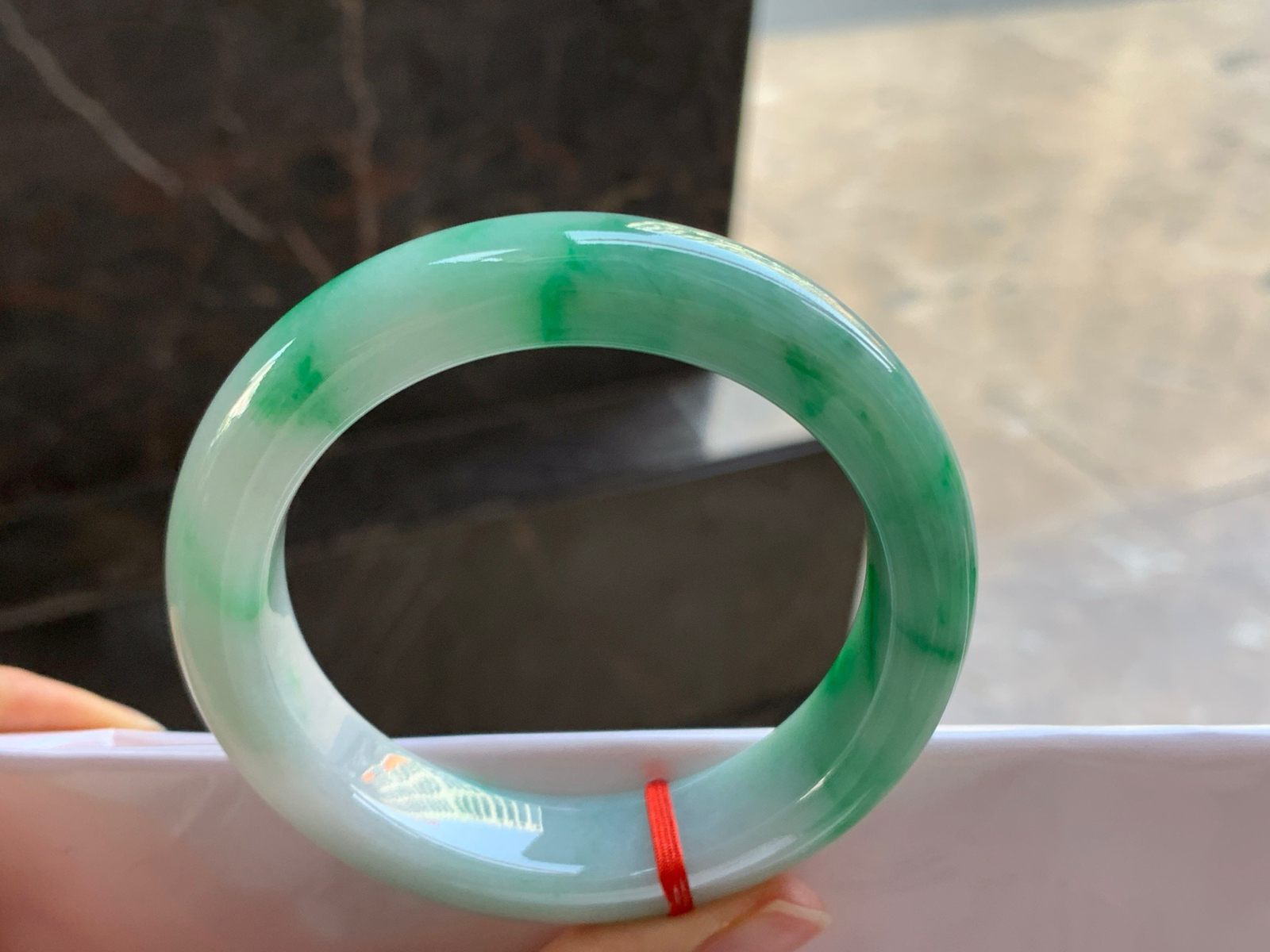 55-14-9.5

浓绿色手镯^_^鲜艳