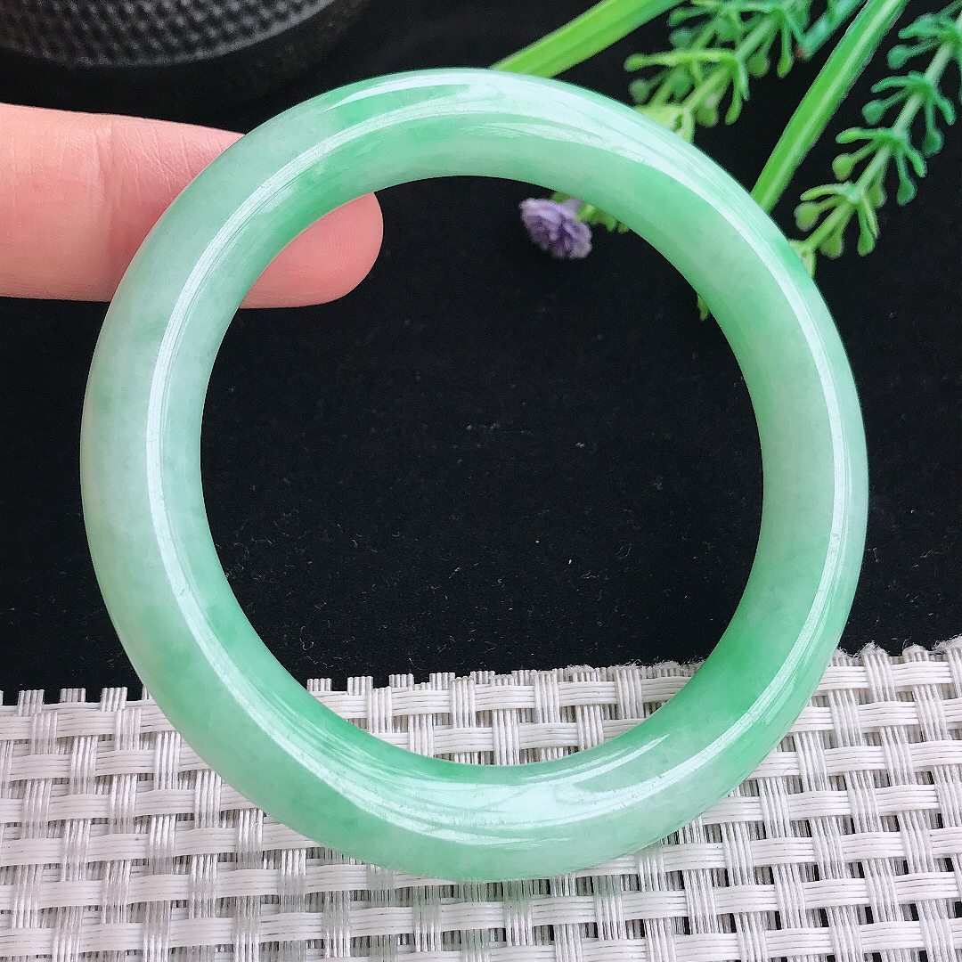 实拍A货翡翠54.8/10.2/9.8老坑精美温润苹果绿圆条手镯翡翠玉镯手环