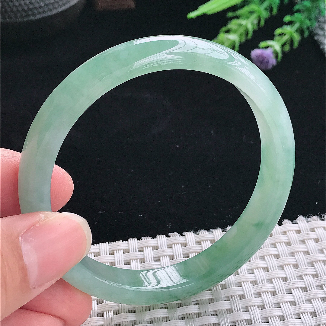 实拍A货翡翠56.5/10.7/6.8老坑冰胶水灵冰晴绿手镯翡翠玉镯手环