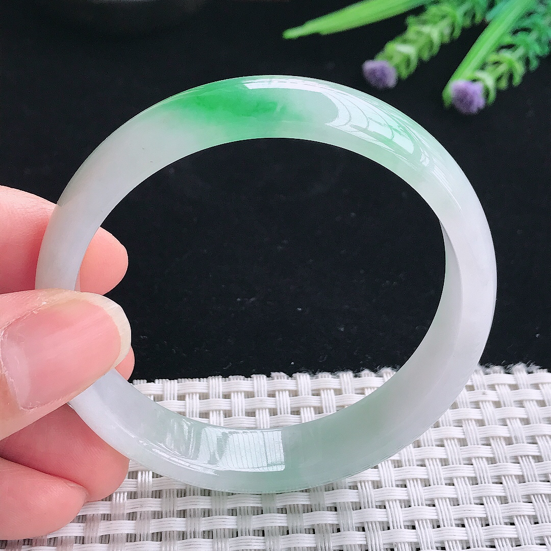 实拍A货翡翠58/13.7/6.5老坑精美飘阳绿手镯翡翠玉镯手环