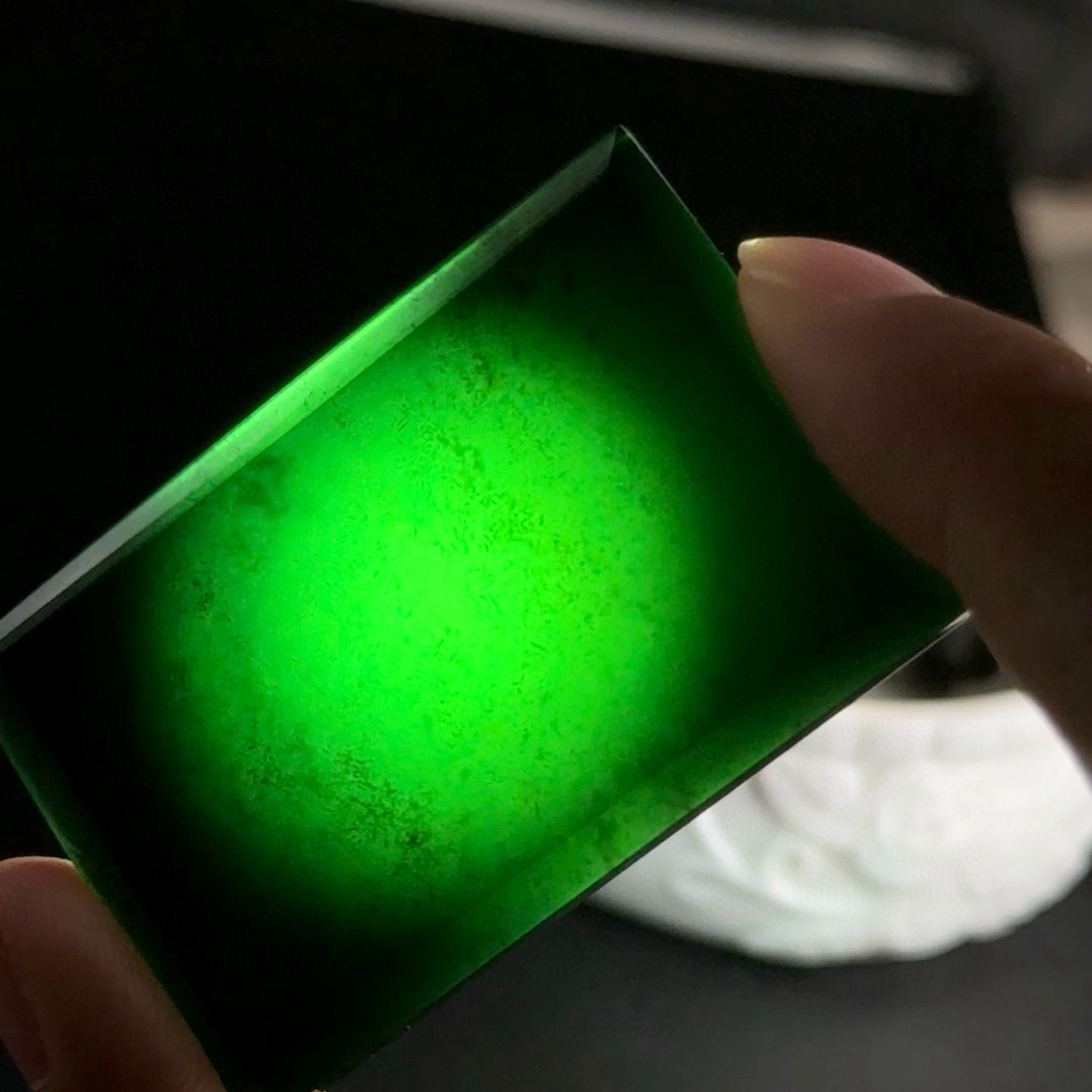 精品墨翠无事牌 种好色正 黑度极好 打灯通透 油性十足  尺寸51.2