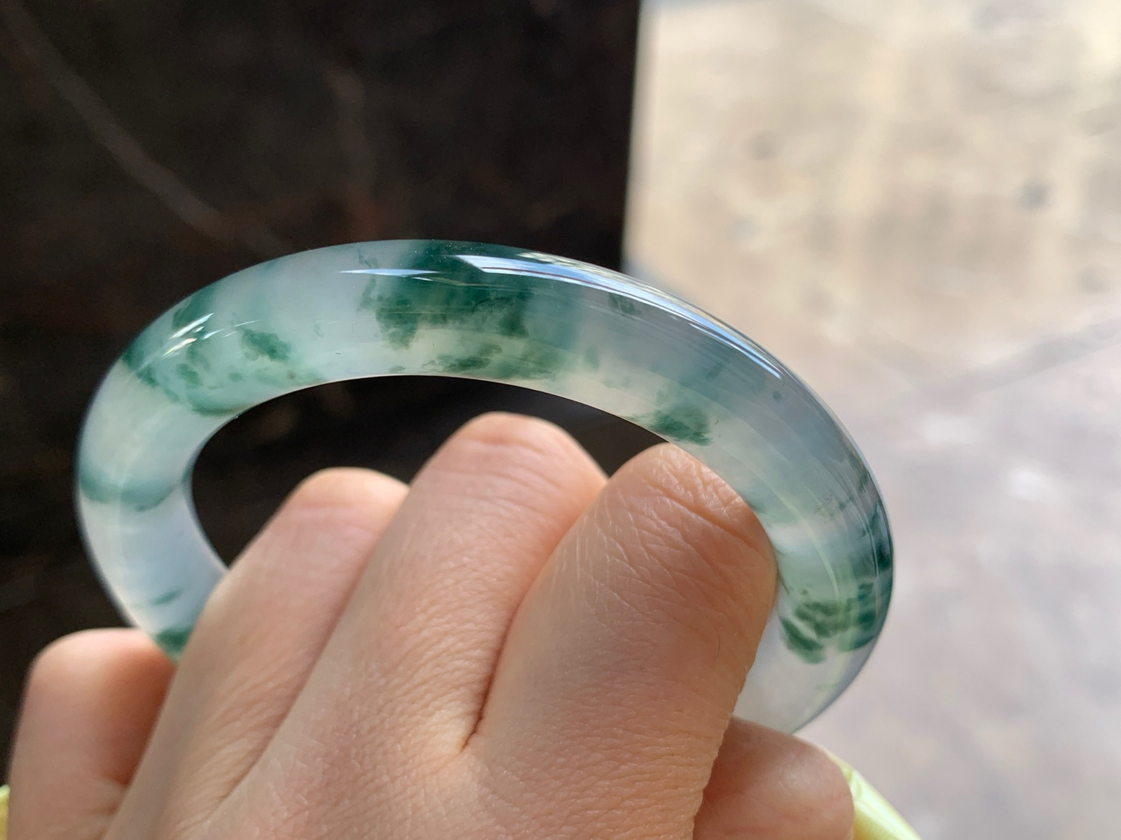 53-9.9

冰蓝花圆条手镯^_^飘花浓郁