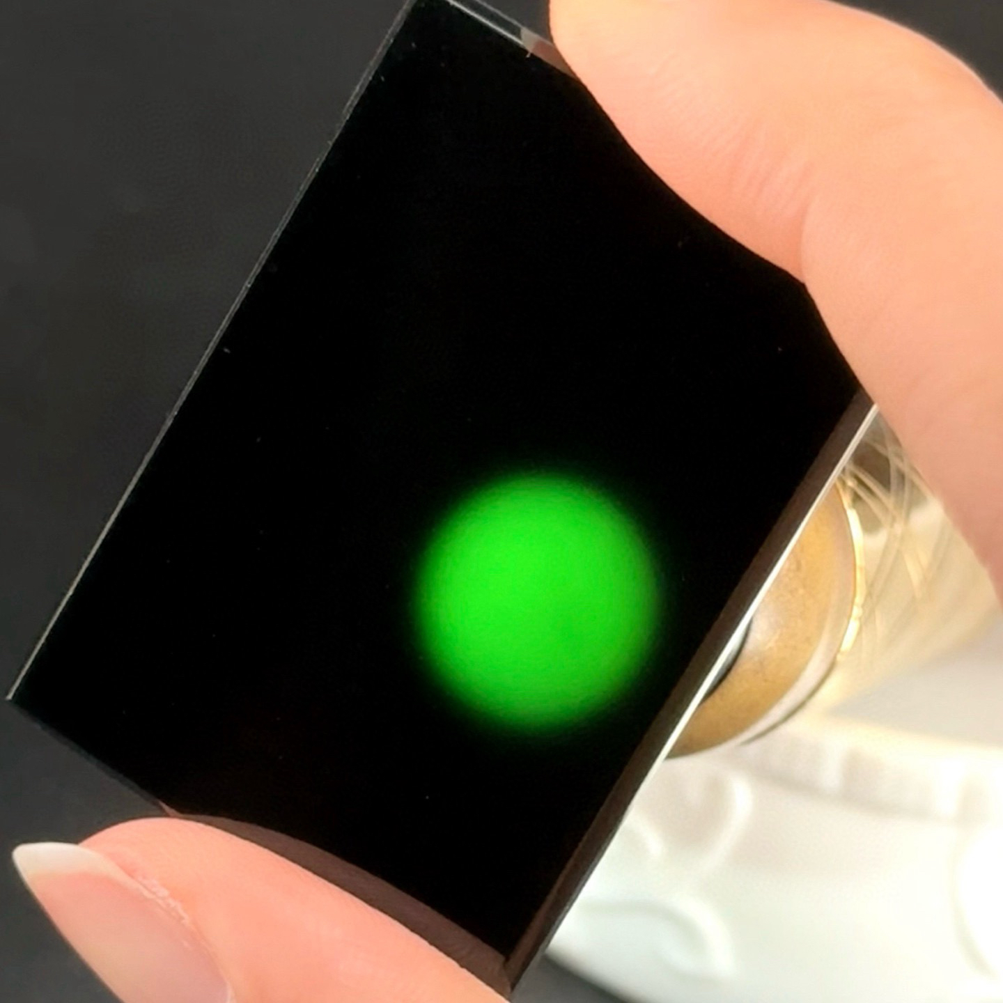 墨翠无事牌 种好色正 黑度极好 打灯通透 油性十足 尺寸44.8