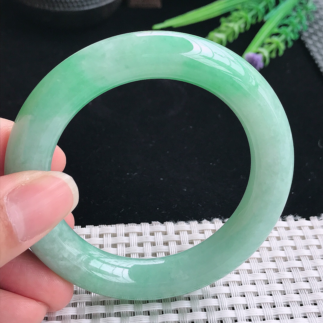 实拍A货翡翠54.5/12.1/11.6老坑精美温润苹果绿胖圆条手镯翡翠玉镯手环